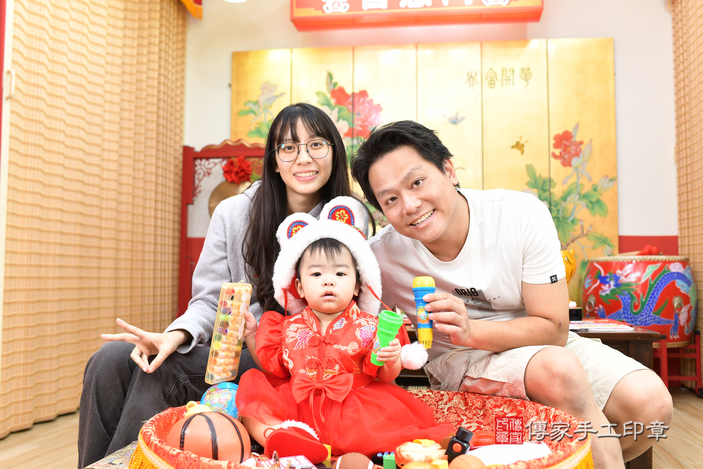 台北市大同區小嫻寶寶抓周推薦：傳家台北店抓周度脺中國風會場，嬰兒古禮抓周流程儀式吉祥話、抓周道具物品24種、拍照。抓周證書。2024.12.8，照片7
