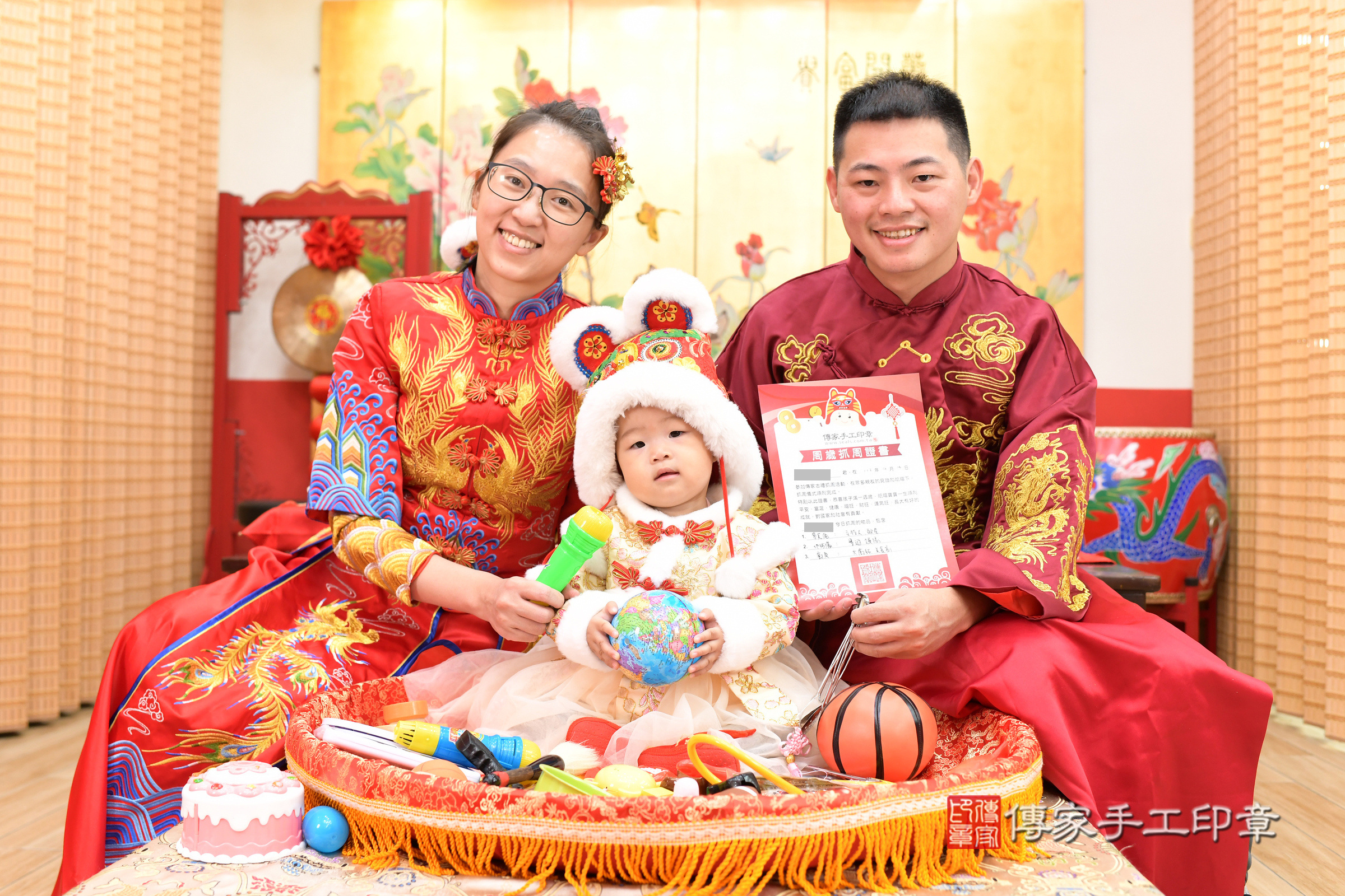 台北市大同區小嫻寶寶抓周推薦：傳家台北店抓周度脺中國風會場，嬰兒古禮抓周流程儀式吉祥話、抓周道具物品24種、拍照。抓周證書。2024.12.14，照片13