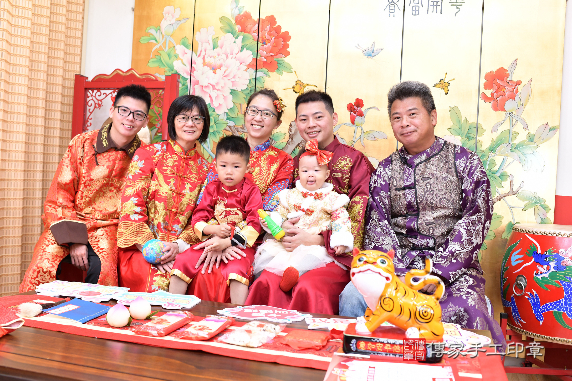台北市大同區小嫻寶寶抓周推薦：傳家台北店抓周度脺中國風會場，嬰兒古禮抓周流程儀式吉祥話、抓周道具物品24種、拍照。抓周證書。2024.12.14，照片18