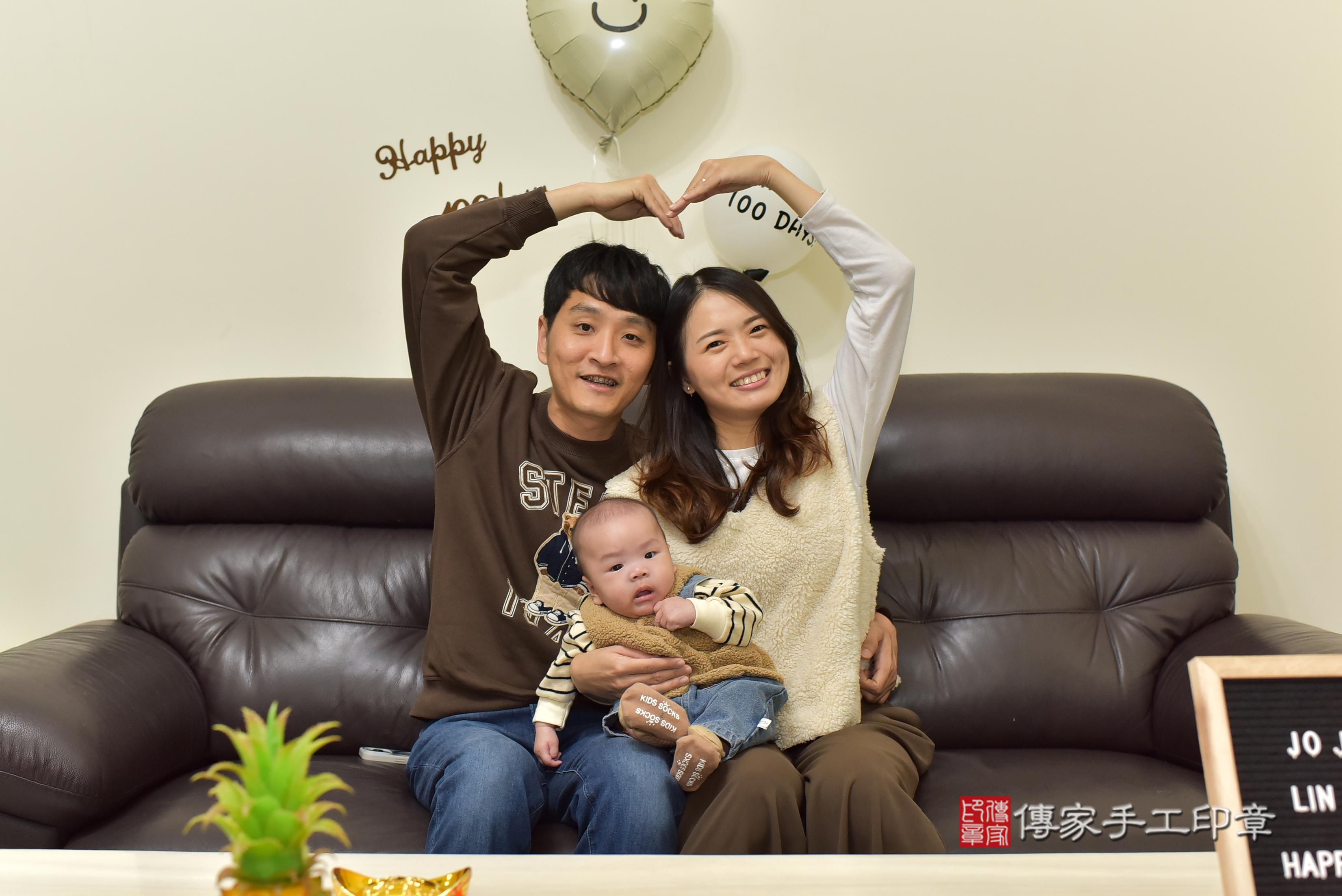 傳家手工印章台南店、抓周、度脺、中國風會場、傳家嬰兒古禮、吉祥話、抓周道具物品24種、拍照。抓周證書。寶寶抓周、滿周歲、生日快樂、祝福