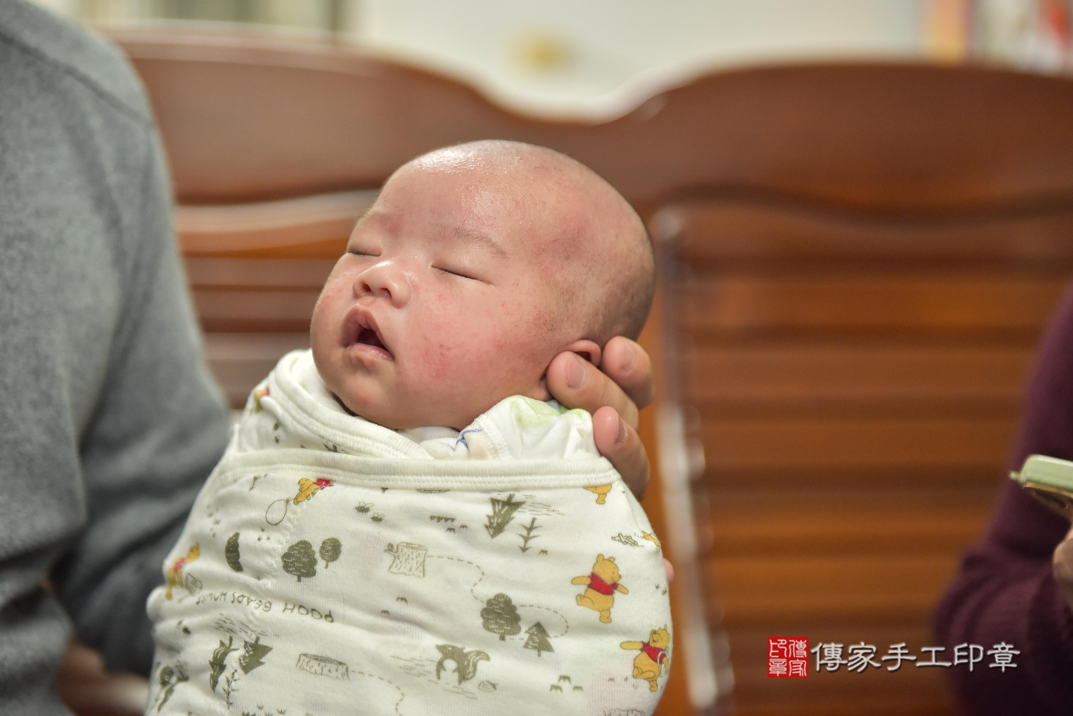 傳家手工印章台南店、抓周、度脺、中國風會場、傳家嬰兒古禮、吉祥話、抓周道具物品24種、拍照。抓周證書。寶寶抓周、滿周歲、生日快樂、祝福