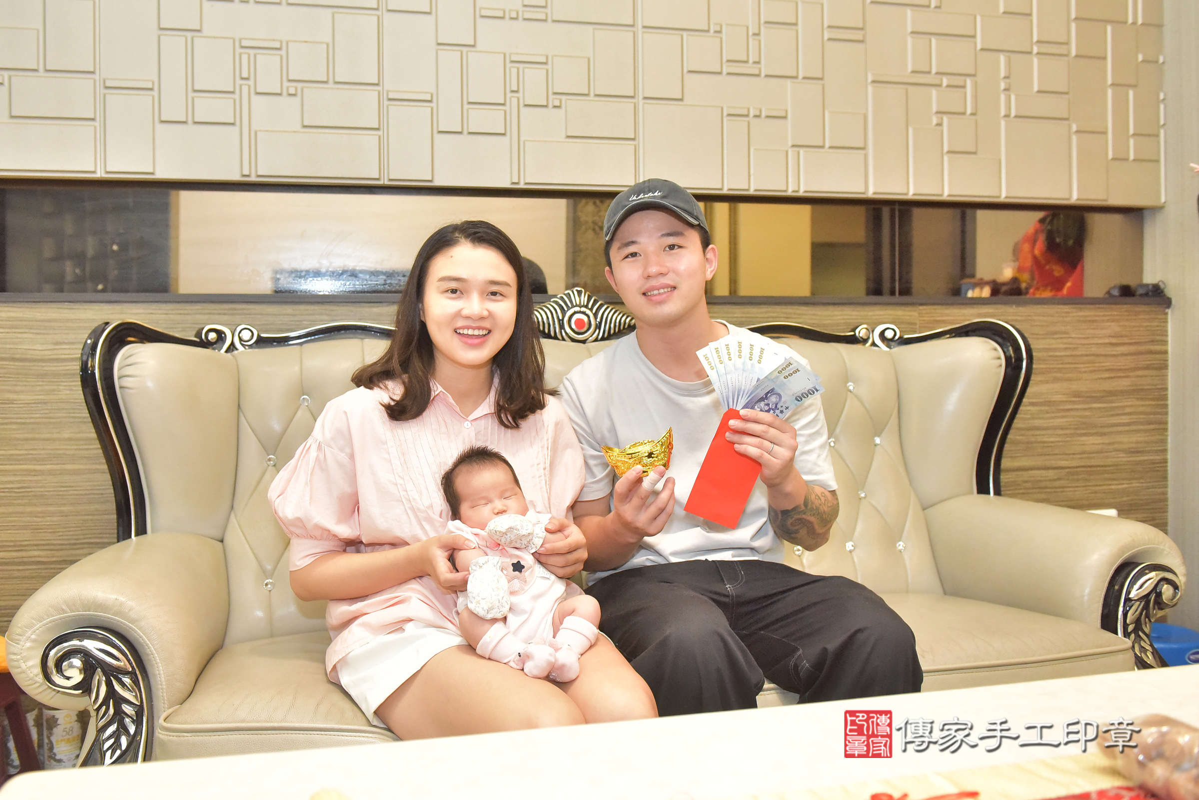 珉珉寶寶(台中市太平區到府嬰兒珉珉寶寶滿月剃頭理髮、到府嬰兒剃胎毛儀式吉祥話)。到府剃頭剃胎毛主持、專業拍照、證書。★購買「臍帶章、肚臍章、胎毛筆刷印章」贈送：剃頭、收涎、抓周，三選一。2024.11.2，照片8