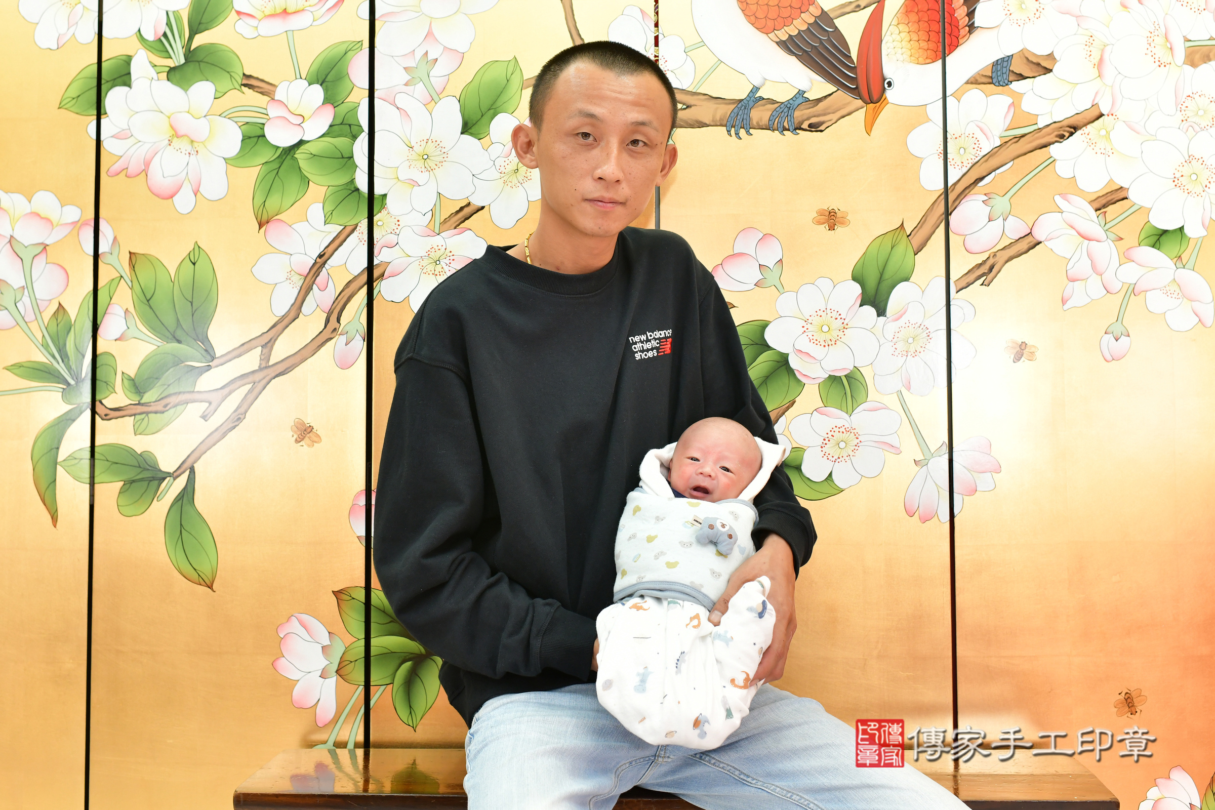 承承寶寶(台中市北區嬰兒寶寶滿月剃頭理髮、嬰兒剃胎毛儀式吉祥話)。中國風會場，爸媽寶貝穿「日中韓」古裝禮服。專業拍照、證書。★購買「臍帶章、肚臍章、胎毛筆刷印章」贈送：剃頭、收涎、抓周，三選一。2024.11.8，照片13