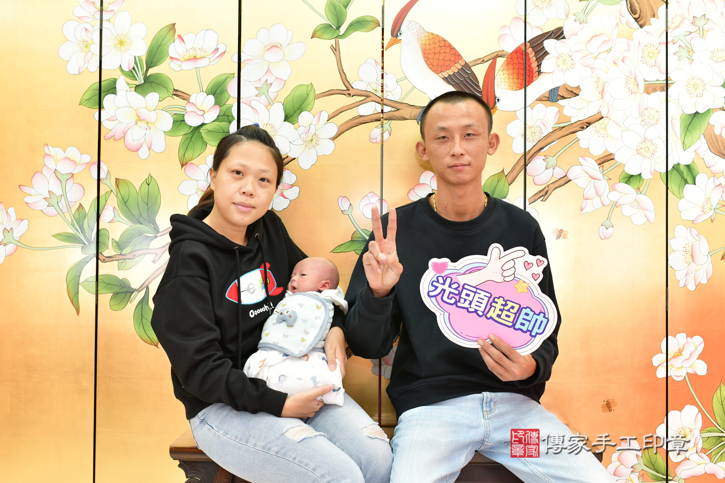 承承寶寶(台中市北區嬰兒寶寶滿月剃頭理髮、嬰兒剃胎毛儀式吉祥話)。中國風會場，爸媽寶貝穿「日中韓」古裝禮服。專業拍照、證書。★購買「臍帶章、肚臍章、胎毛筆刷印章」贈送：剃頭、收涎、抓周，三選一。2024.11.8，照片16