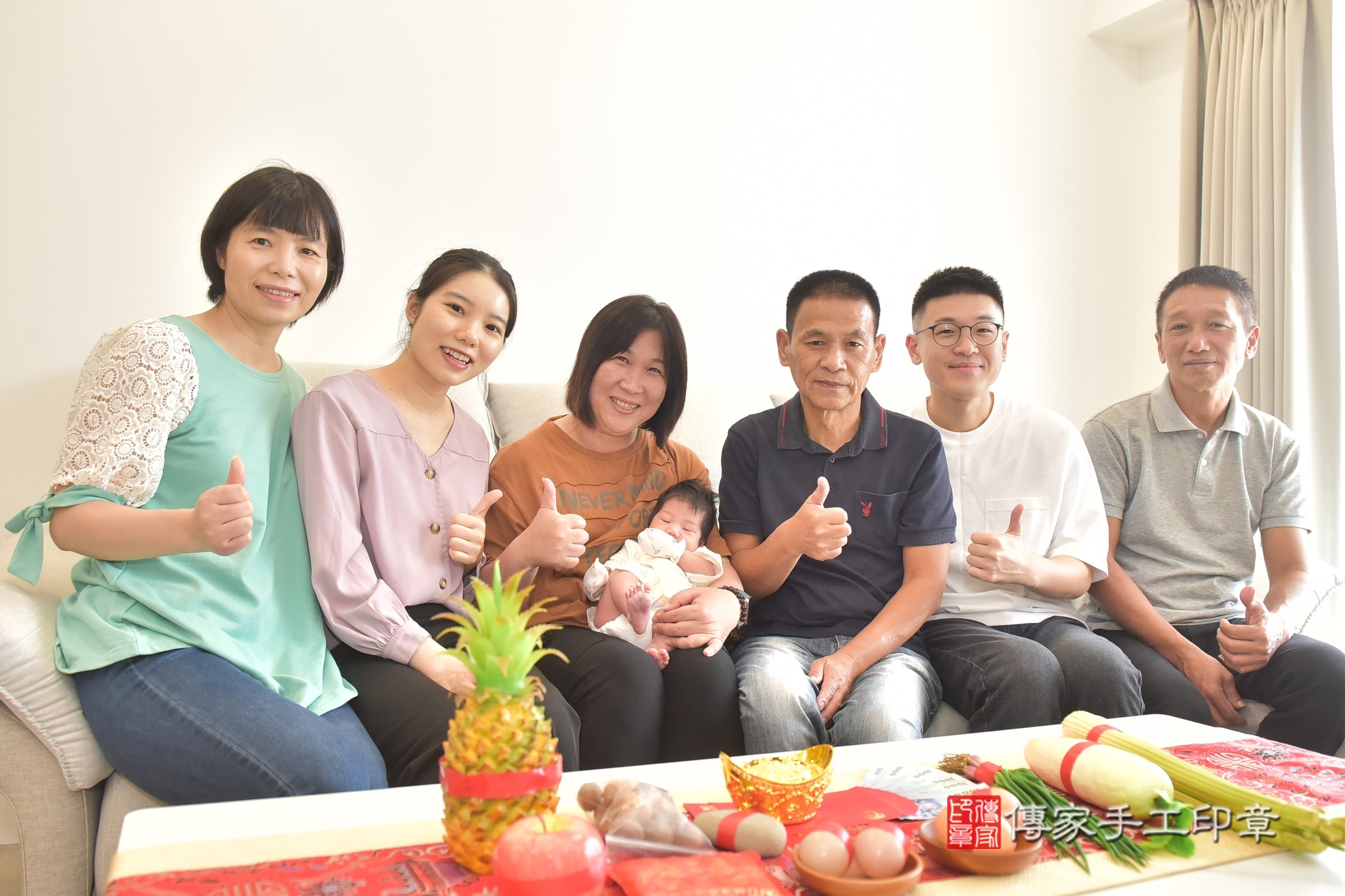 霏霏寶寶(台中市北屯區到府嬰兒霏霏寶寶滿月剃頭理髮、到府嬰兒剃胎毛儀式吉祥話)。到府剃頭剃胎毛主持、專業拍照、證書。★購買「臍帶章、肚臍章、胎毛筆刷印章」贈送：剃頭、收涎、抓周，三選一。2024.11.10，照片5
