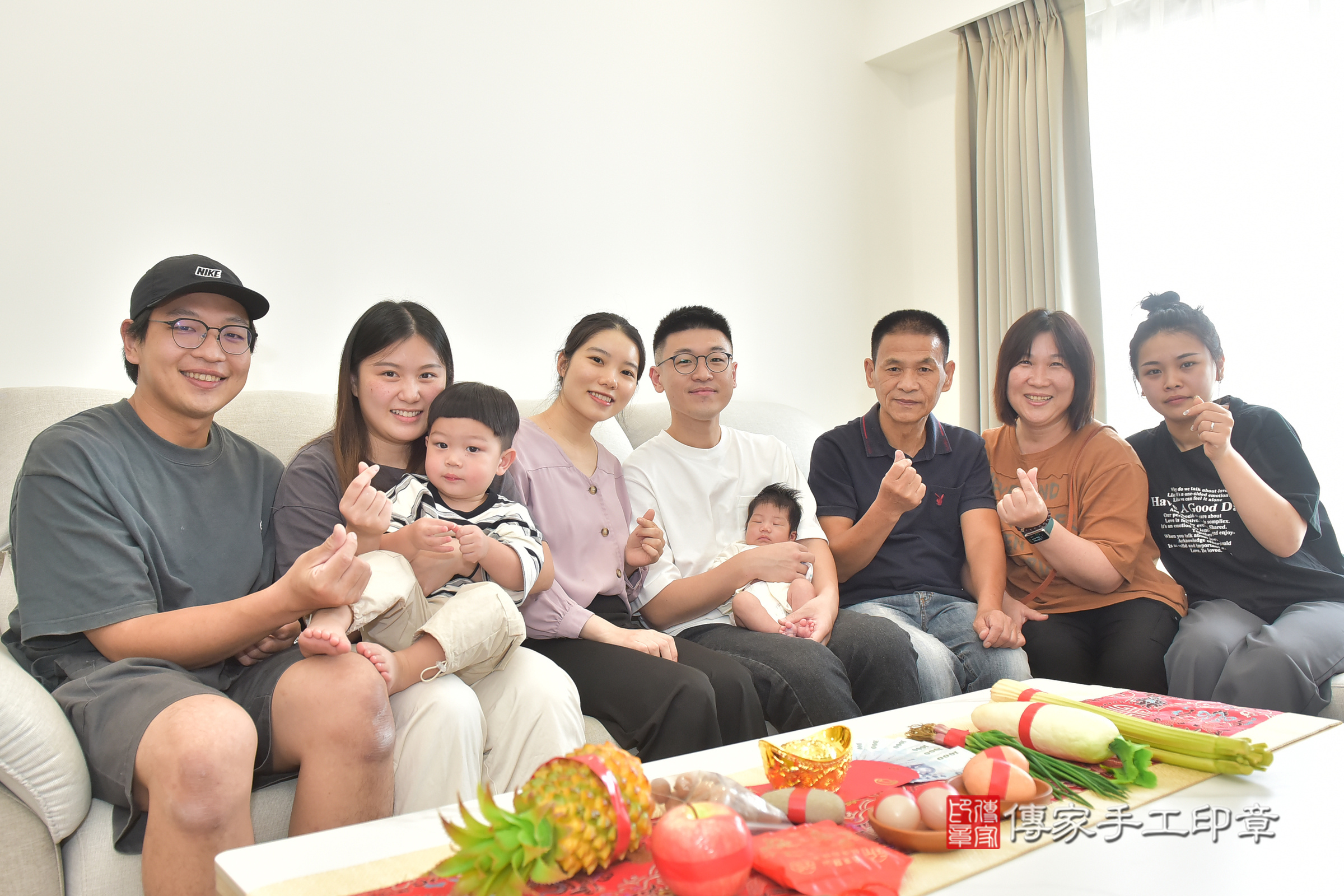 霏霏寶寶(台中市北屯區到府嬰兒霏霏寶寶滿月剃頭理髮、到府嬰兒剃胎毛儀式吉祥話)。到府剃頭剃胎毛主持、專業拍照、證書。★購買「臍帶章、肚臍章、胎毛筆刷印章」贈送：剃頭、收涎、抓周，三選一。2024.11.10，照片7