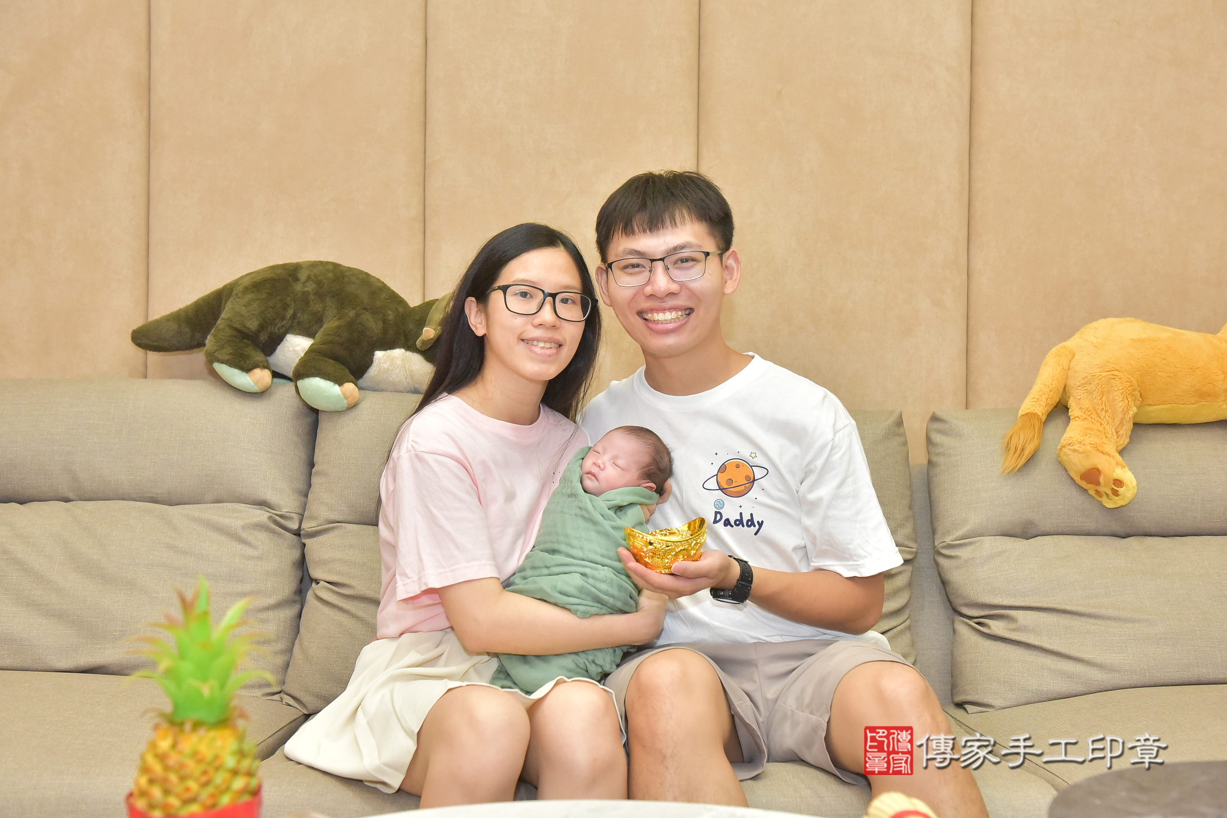 彤彤寶寶(台中市北屯區到府嬰兒彤彤寶寶滿月剃頭理髮、到府嬰兒剃胎毛儀式吉祥話)。到府剃頭剃胎毛主持、專業拍照、證書。★購買「臍帶章、肚臍章、胎毛筆刷印章」贈送：剃頭、收涎、抓周，三選一。2024.11.10，照片14