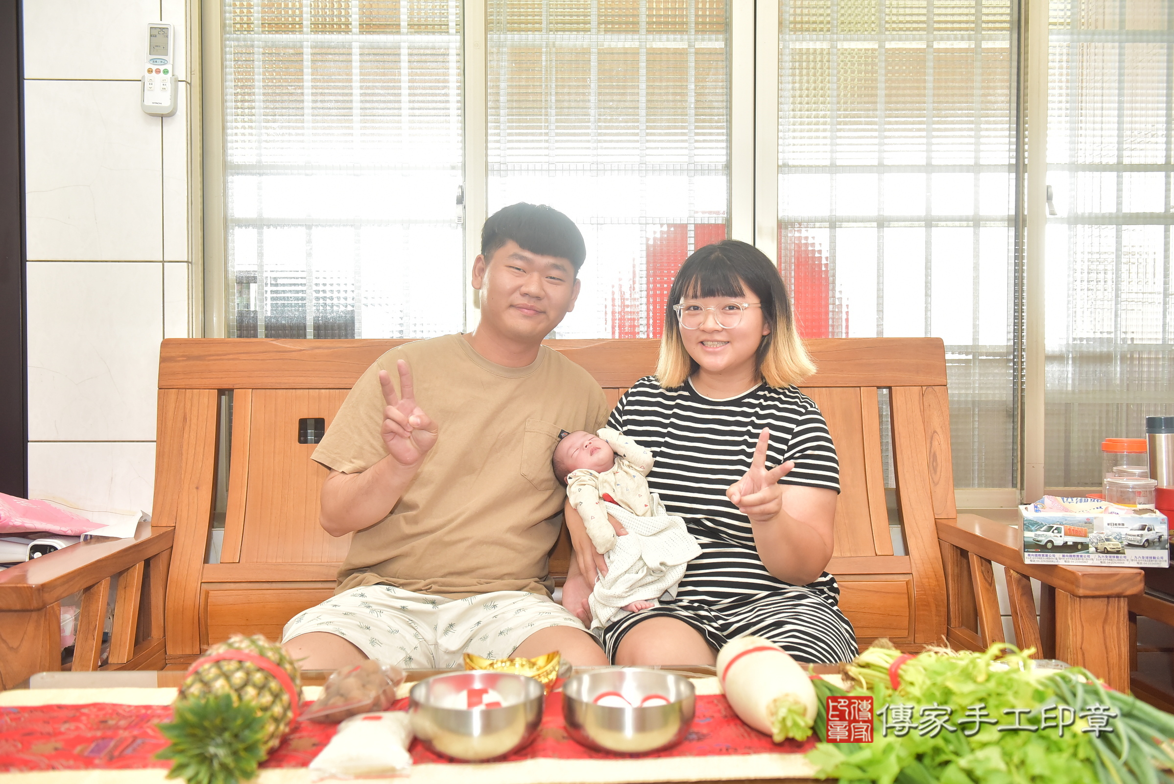承承寶寶(台中市烏日區到府嬰兒承承寶寶滿月剃頭理髮、到府嬰兒剃胎毛儀式吉祥話)。到府剃頭剃胎毛主持、專業拍照、證書。★購買「臍帶章、肚臍章、胎毛筆刷印章」贈送：剃頭、收涎、抓周，三選一。2024.11.15，照片2
