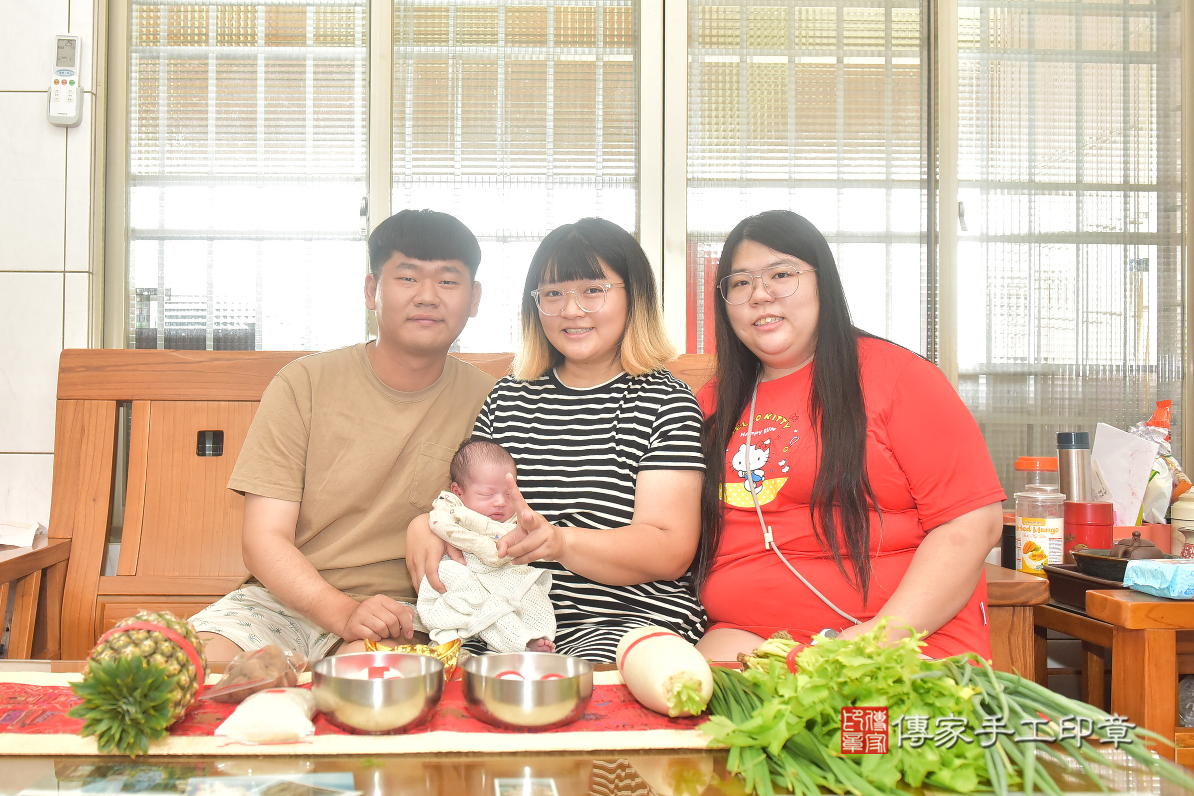 承承寶寶(台中市烏日區到府嬰兒承承寶寶滿月剃頭理髮、到府嬰兒剃胎毛儀式吉祥話)。到府剃頭剃胎毛主持、專業拍照、證書。★購買「臍帶章、肚臍章、胎毛筆刷印章」贈送：剃頭、收涎、抓周，三選一。2024.11.15，照片5
