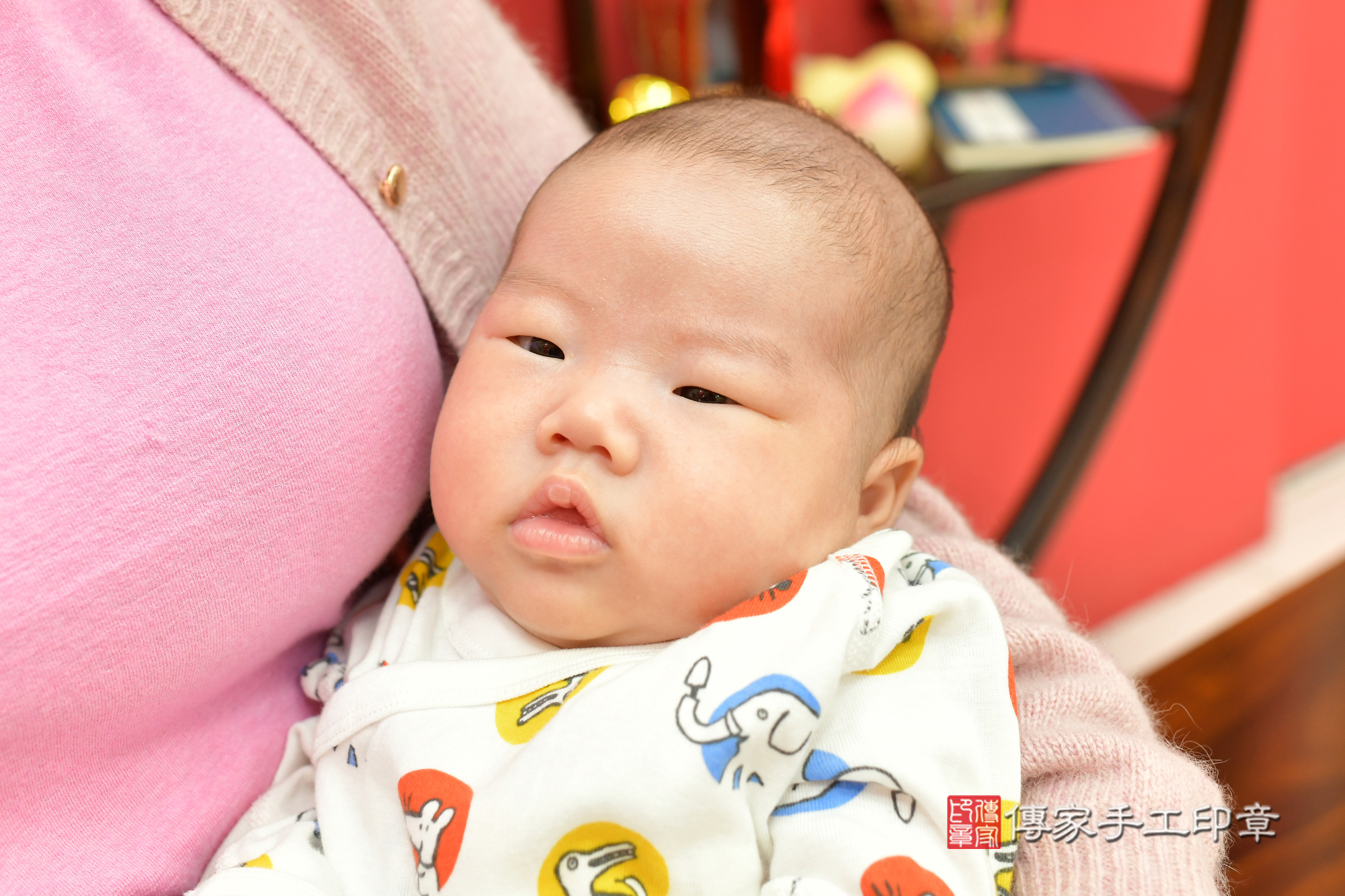 小墨寶寶(台中市北區嬰兒寶寶滿月剃頭理髮、嬰兒剃胎毛儀式吉祥話)。中國風會場，爸媽寶貝穿「日中韓」古裝禮服。專業拍照、證書。★購買「臍帶章、肚臍章、胎毛筆刷印章」贈送：剃頭、收涎、抓周，三選一。2024.11.21，照片8