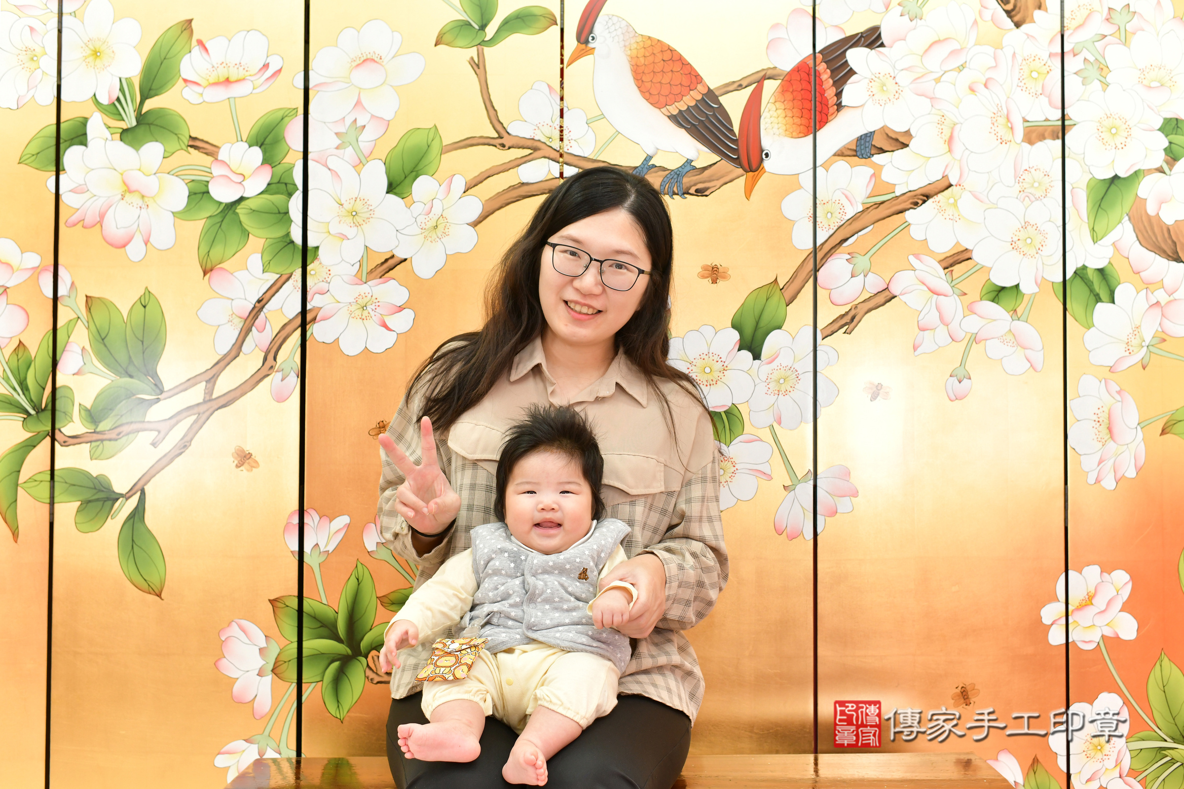 小靚寶寶(台中市北區嬰兒寶寶滿月剃頭理髮、嬰兒剃胎毛儀式吉祥話)。中國風會場，爸媽寶貝穿「日中韓」古裝禮服。專業拍照、證書。★購買「臍帶章、肚臍章、胎毛筆刷印章」贈送：剃頭、收涎、抓周，三選一。2024.11.27，照片6