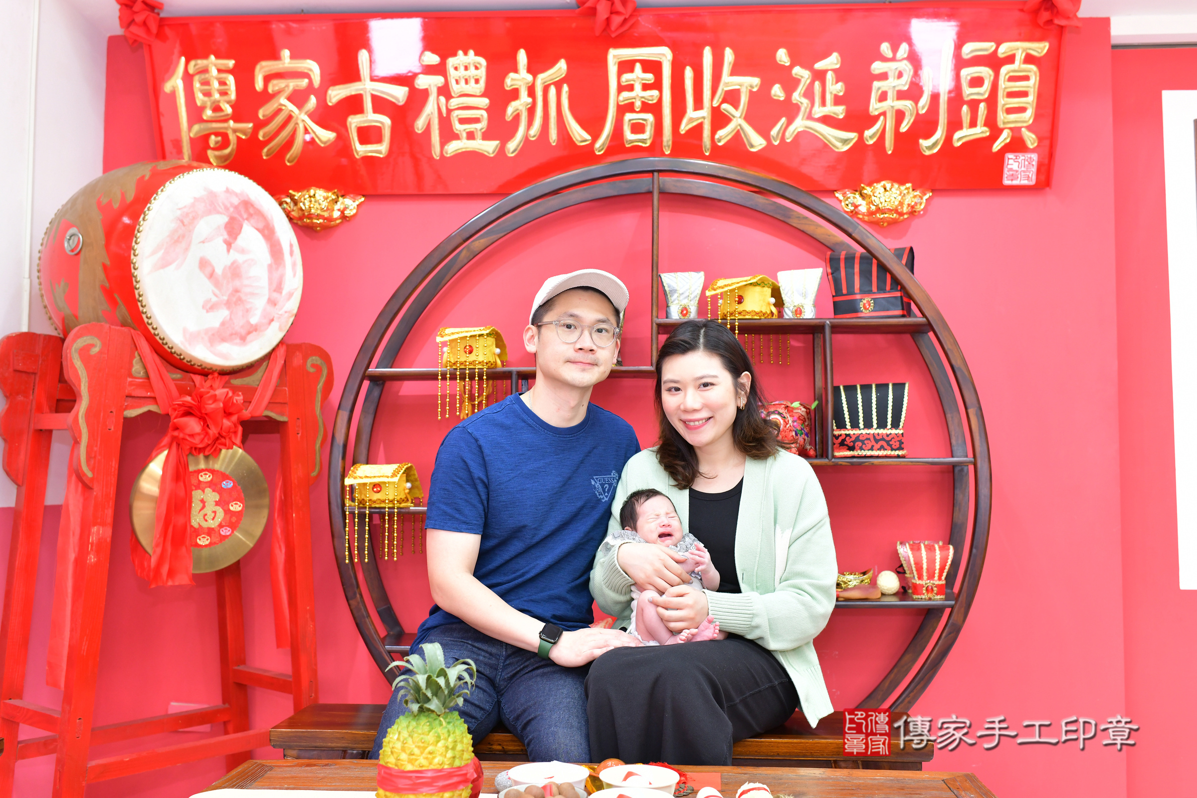 玥玥寶寶(台中市北區嬰兒寶寶滿月剃頭理髮、嬰兒剃胎毛儀式吉祥話)。中國風會場，爸媽寶貝穿「日中韓」古裝禮服。專業拍照、證書。★購買「臍帶章、肚臍章、胎毛筆刷印章」贈送：剃頭、收涎、抓周，三選一。2024.11.28，照片7