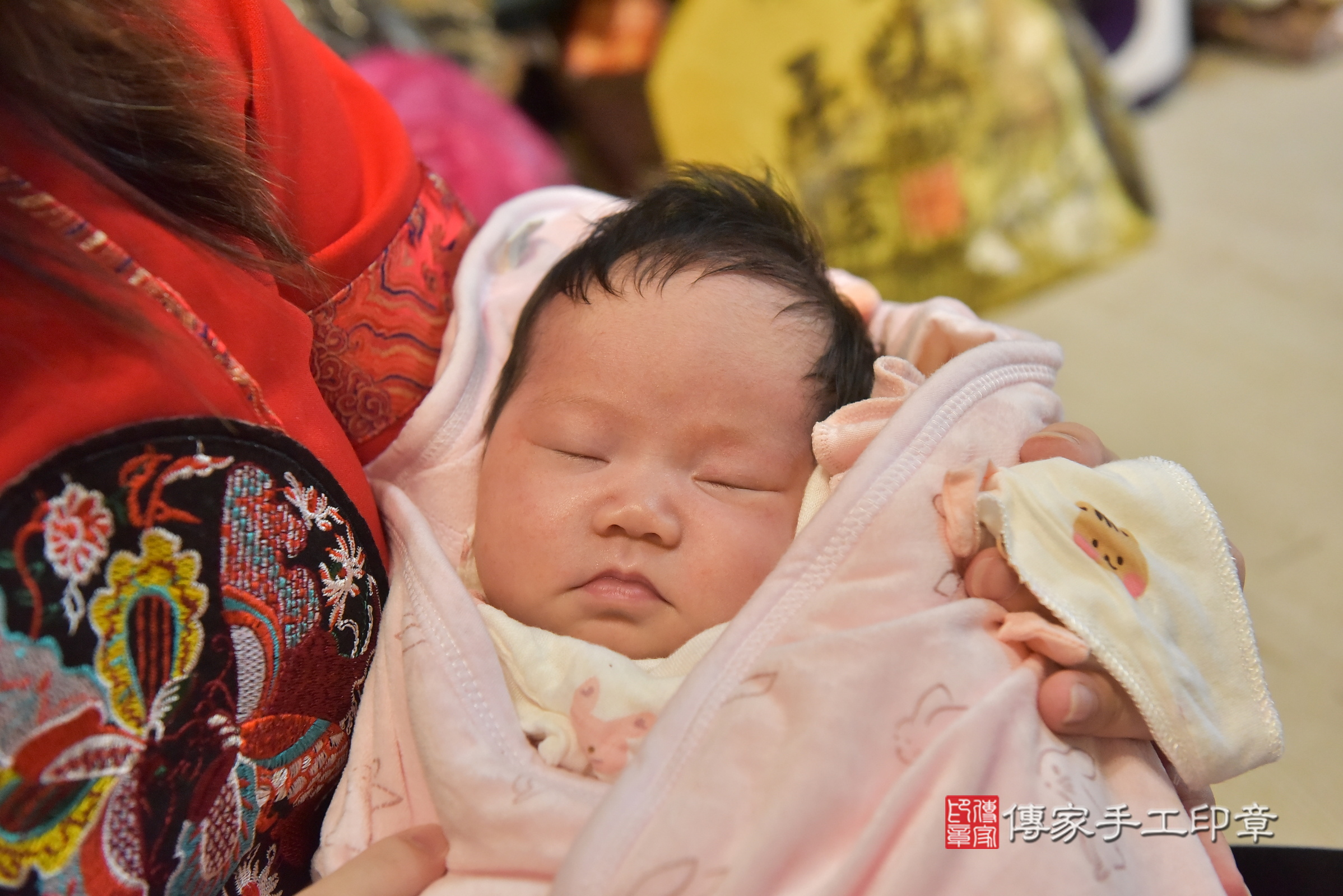 小妤寶寶(彰化縣到府嬰兒小妤寶寶滿月剃頭理髮、到府嬰兒剃胎毛儀式吉祥話)。到府剃頭剃胎毛主持、專業拍照、證書。★購買「臍帶章、肚臍章、胎毛筆刷印章」贈送：剃頭、收涎、抓周，三選一。2024.11.29，照片16