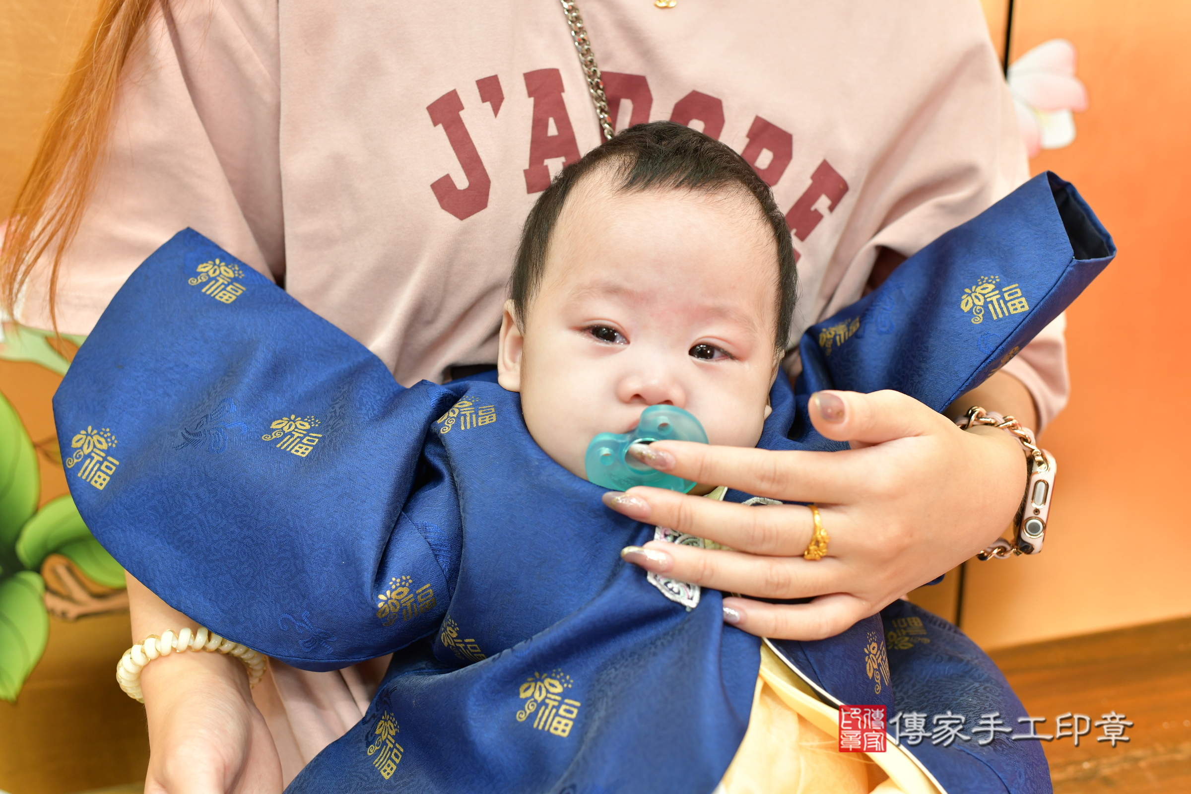 台中市北區小杰寶寶收涎推薦：傳家台中店收涎中國風會場，嬰兒古禮收涎收口水流程儀式、收涎吉祥話、收涎餅乾、收涎拍照。收涎證書。2024.11.4，照片10