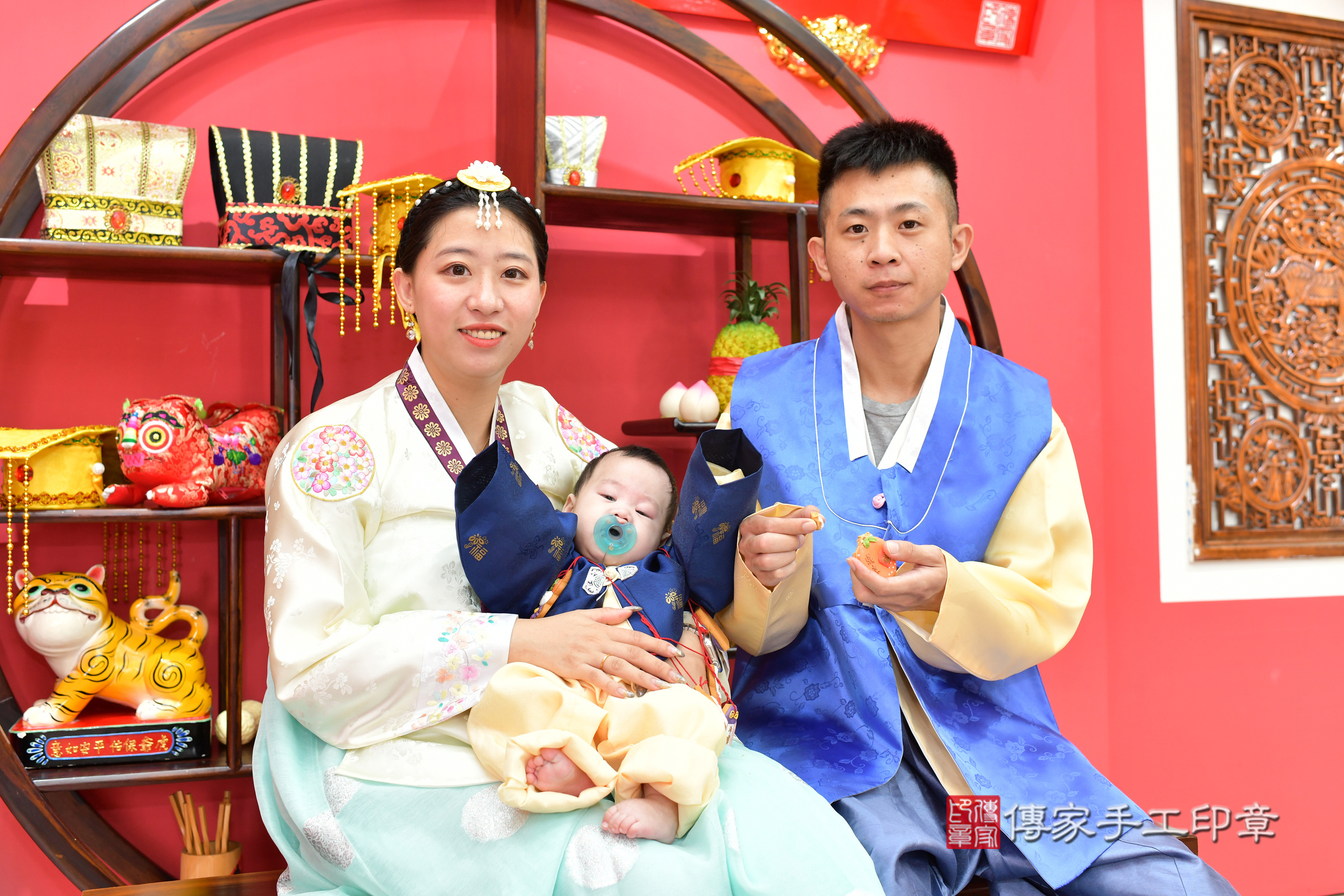 台中市北區小杰寶寶收涎推薦：傳家台中店收涎中國風會場，嬰兒古禮收涎收口水流程儀式、收涎吉祥話、收涎餅乾、收涎拍照。收涎證書。2024.11.4，照片18