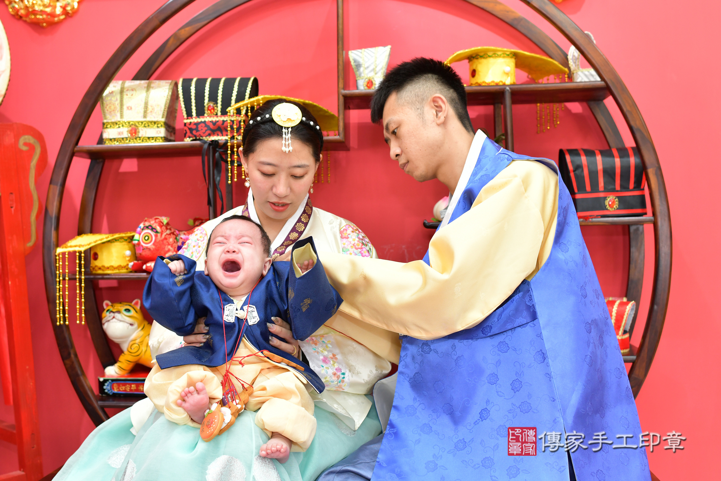 台中市北區小杰寶寶收涎推薦：傳家台中店收涎中國風會場，嬰兒古禮收涎收口水流程儀式、收涎吉祥話、收涎餅乾、收涎拍照。收涎證書。2024.11.4，照片15
