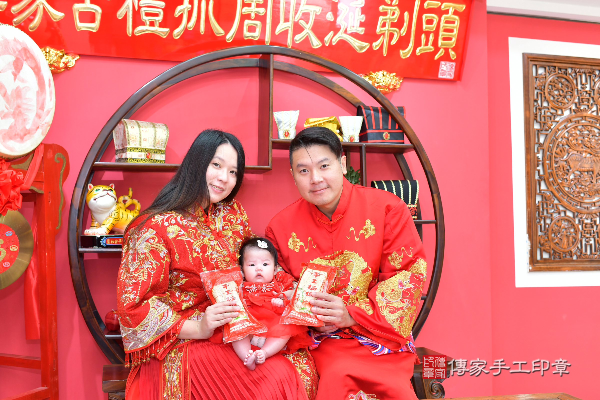 台中市北區小希寶寶收涎推薦：傳家台中店收涎中國風會場，嬰兒古禮收涎收口水流程儀式、收涎吉祥話、收涎餅乾、收涎拍照。收涎證書。2024.11.21，照片7