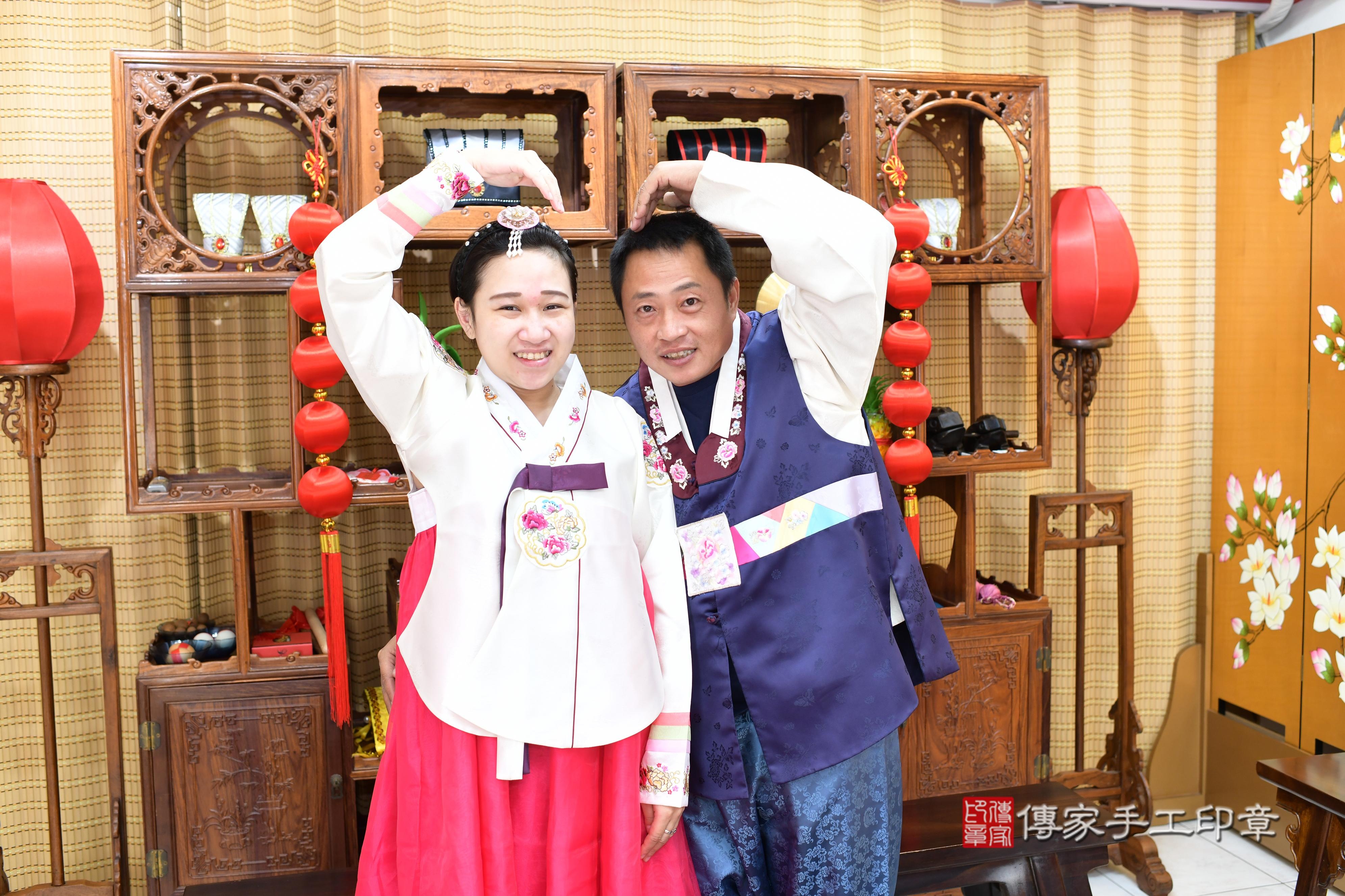 傳家手工印章台南店、抓周、度脺、中國風會場、傳家嬰兒古禮、吉祥話、抓周道具物品24種、拍照。抓周證書。寶寶抓周、滿周歲、生日快樂、祝福