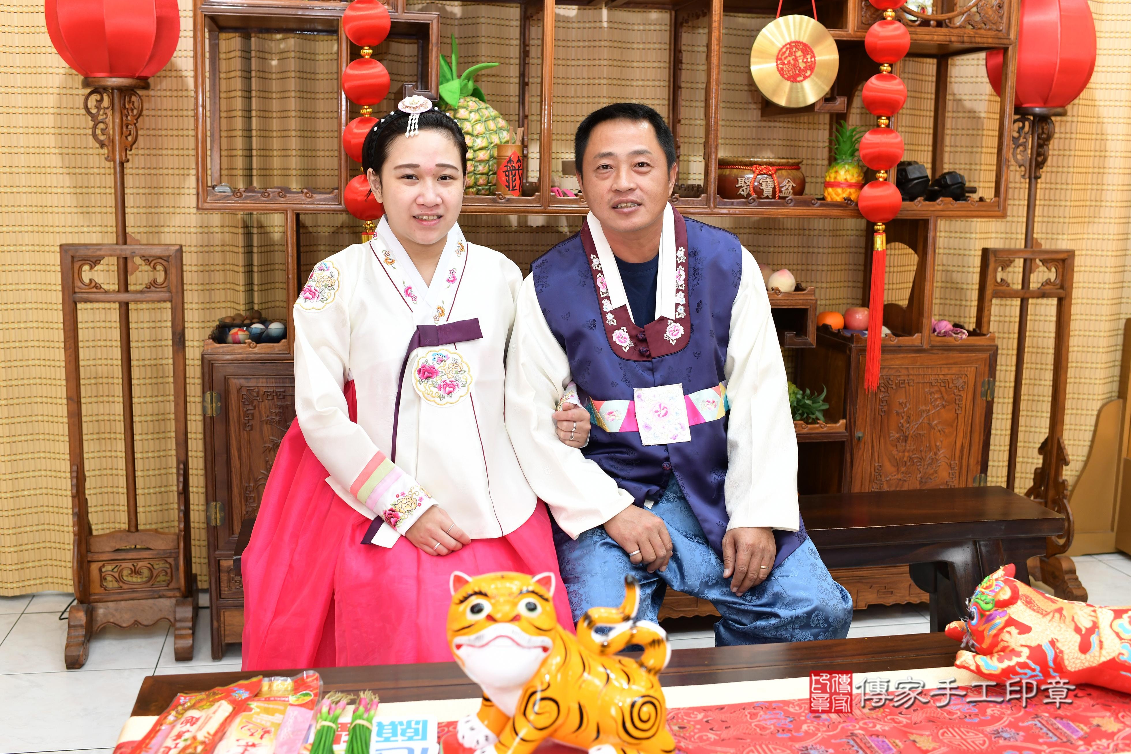 傳家手工印章台南店、抓周、度脺、中國風會場、傳家嬰兒古禮、吉祥話、抓周道具物品24種、拍照。抓周證書。寶寶抓周、滿周歲、生日快樂、祝福