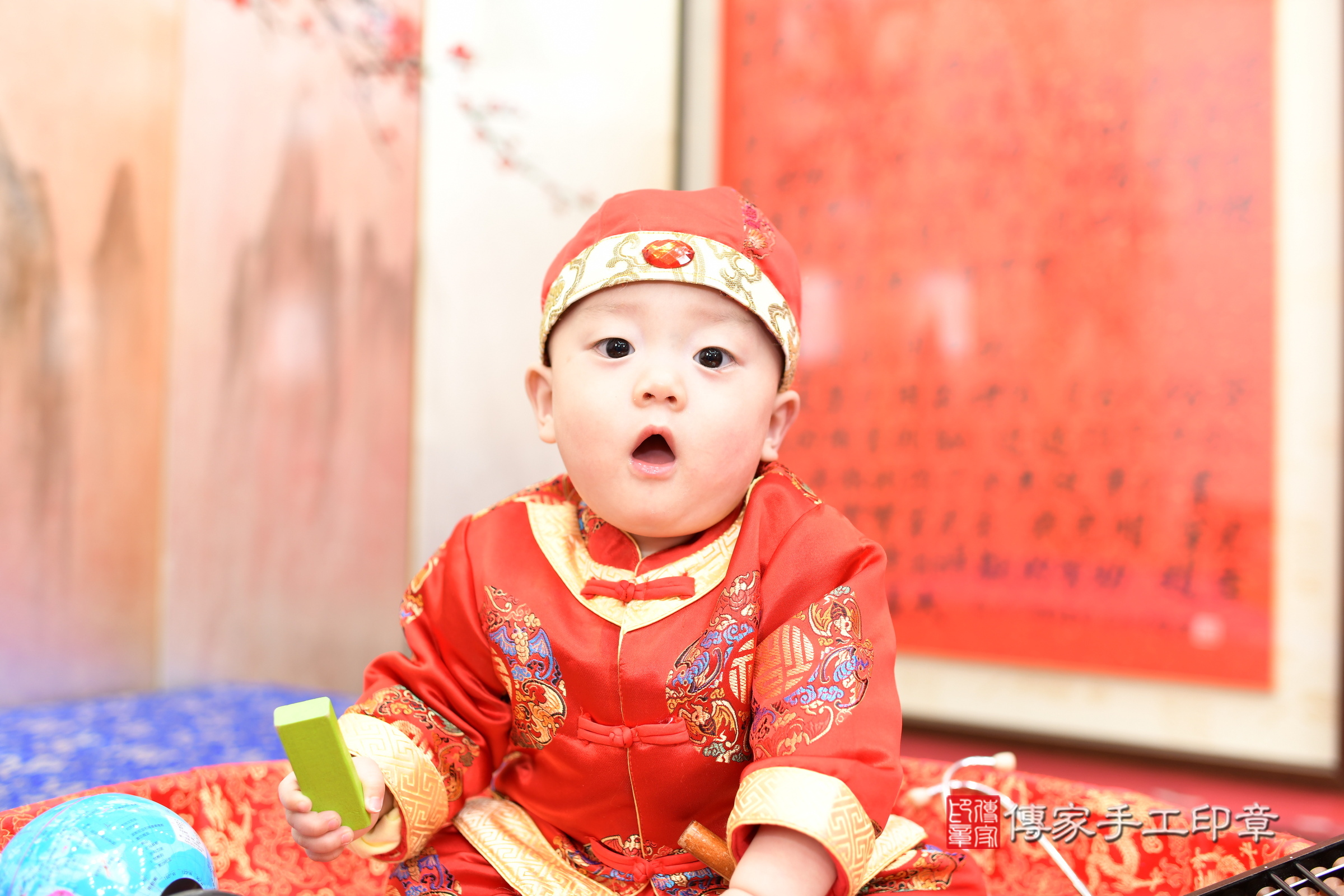 新北市永和區凱凱寶寶抓周推薦：傳家新北店抓周度脺中國風會場，嬰兒古禮抓周流程儀式吉祥話、抓周道具物品24種、拍照。抓周證書。2024.12.11，照片6