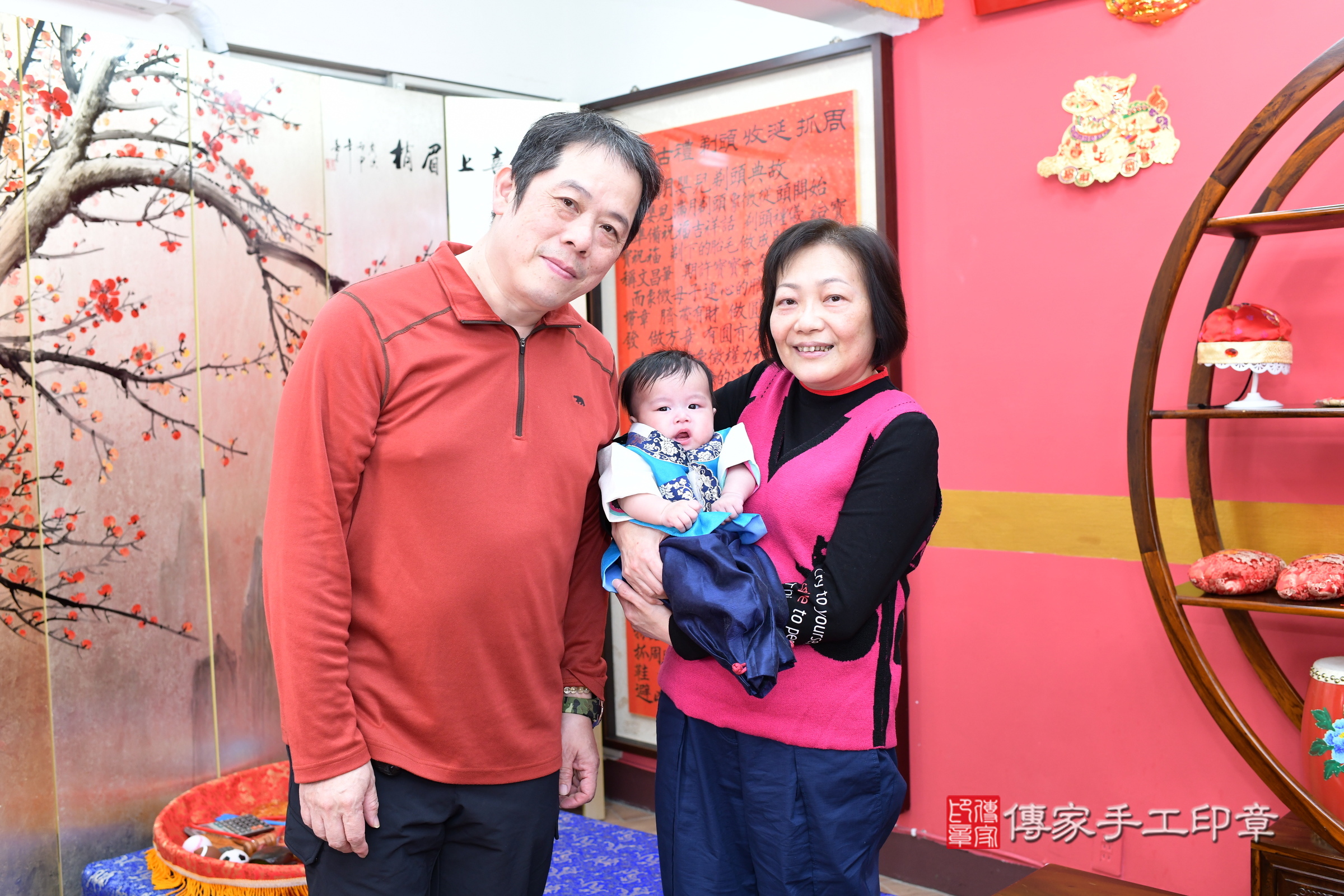 新北市永和區小鋠寶寶收涎推薦：傳家新北店收涎中國風會場，嬰兒古禮收涎收口水流程儀式、收涎吉祥話、收涎餅乾、收涎拍照。收涎證書。2024.12.15，照片6