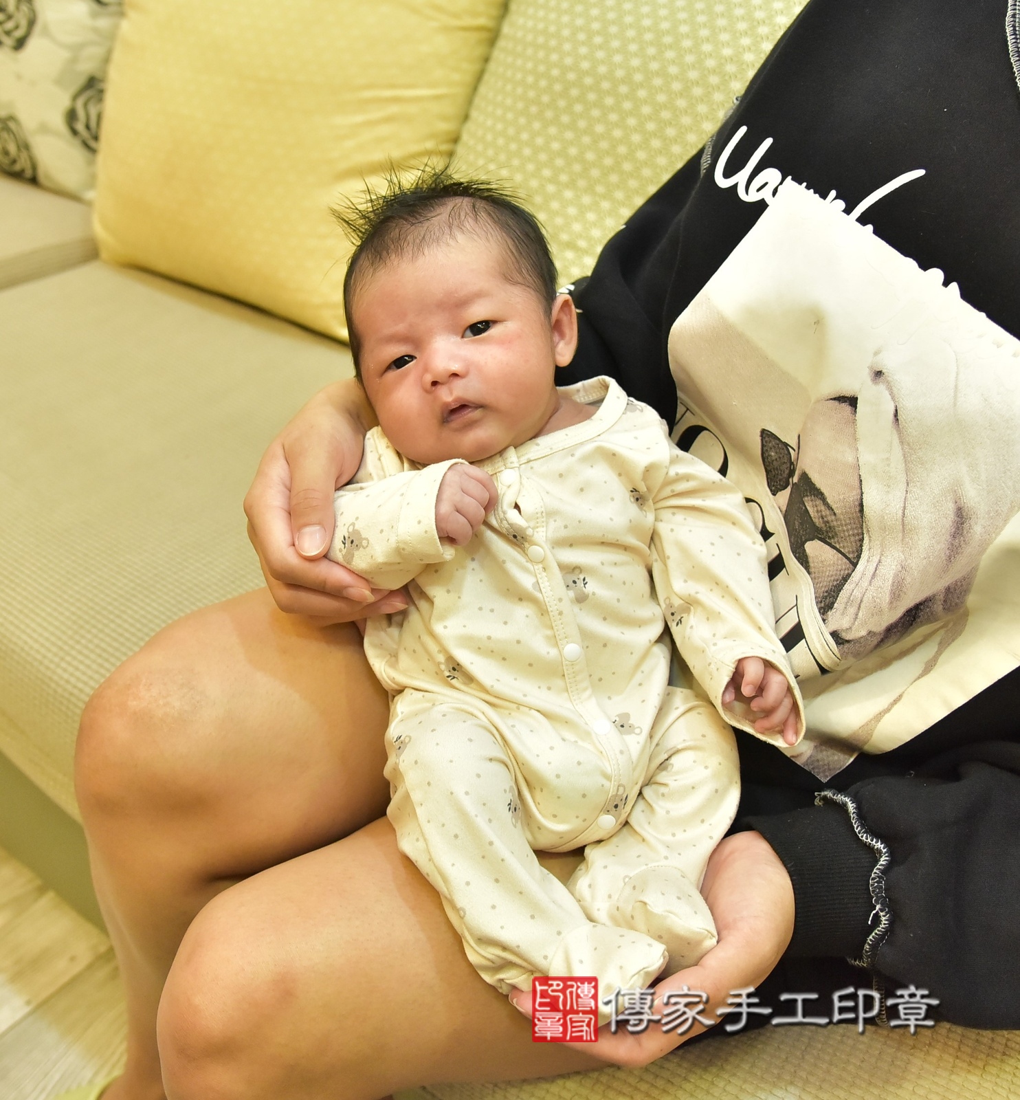 樂樂寶寶(新北市永和區到府嬰兒樂樂寶寶滿月剃頭理髮、到府嬰兒剃胎毛儀式吉祥話)。到府剃頭剃胎毛主持、專業拍照、證書。★購買「臍帶章、肚臍章、胎毛筆刷印章」贈送：剃頭、收涎、抓周，三選一。2024.12.9，照片3