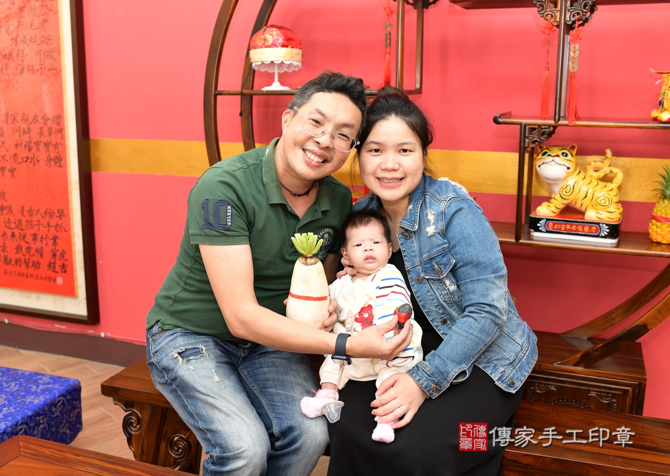 恩恩寶寶(新北市永和區嬰兒寶寶滿月剃頭理髮、嬰兒剃胎毛儀式吉祥話)。中國風會場，爸媽寶貝穿「日中韓」古裝禮服。專業拍照、證書。★購買「臍帶章、肚臍章、胎毛筆刷印章」贈送：剃頭、收涎、抓周，三選一。2024.12.13，照片14