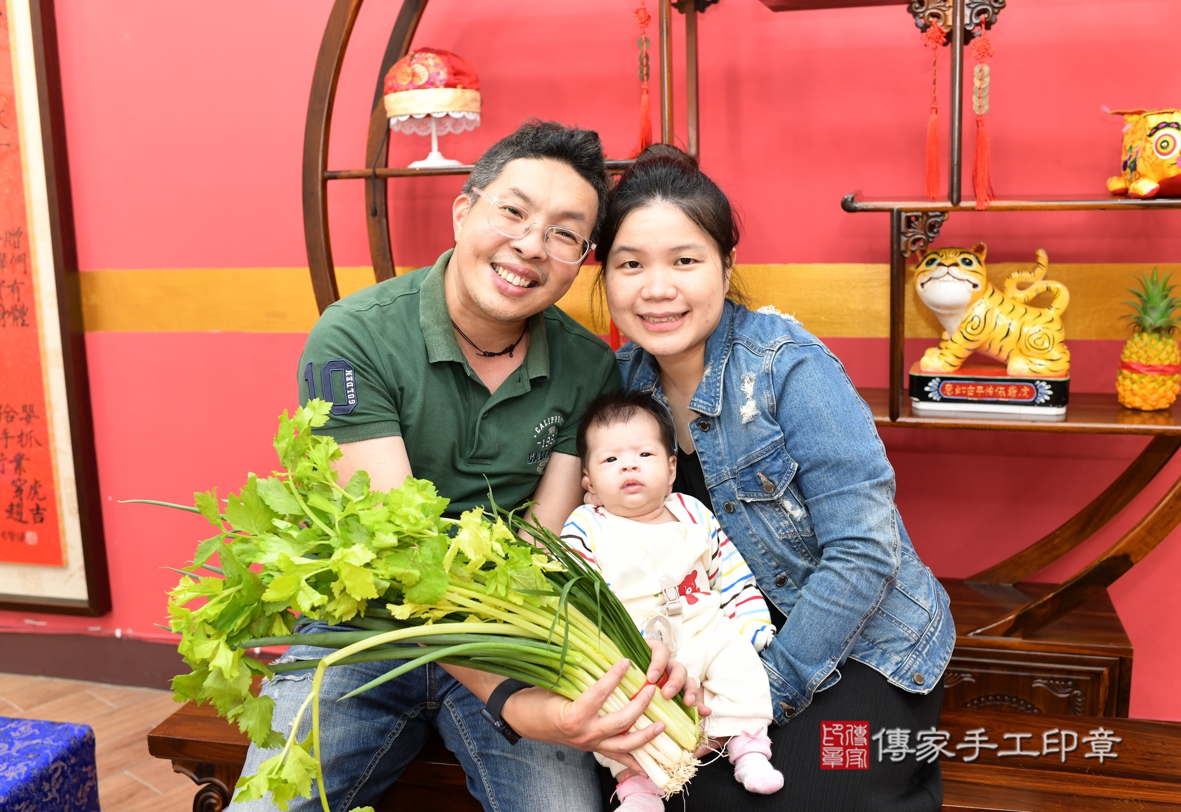 恩恩寶寶(新北市永和區嬰兒寶寶滿月剃頭理髮、嬰兒剃胎毛儀式吉祥話)。中國風會場，爸媽寶貝穿「日中韓」古裝禮服。專業拍照、證書。★購買「臍帶章、肚臍章、胎毛筆刷印章」贈送：剃頭、收涎、抓周，三選一。2024.12.13，照片10