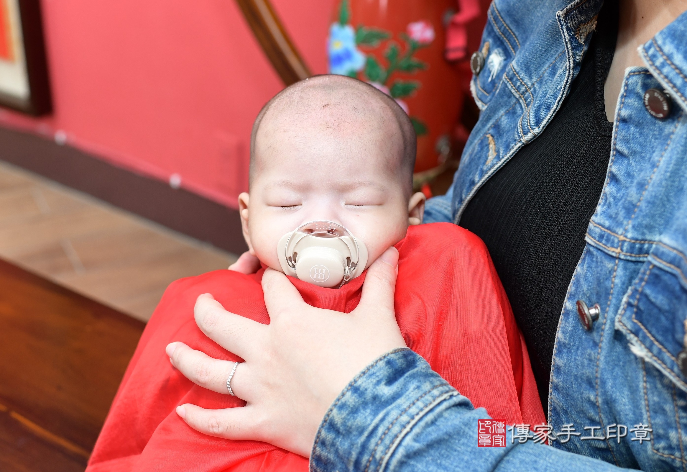 恩恩寶寶(新北市永和區嬰兒寶寶滿月剃頭理髮、嬰兒剃胎毛儀式吉祥話)。中國風會場，爸媽寶貝穿「日中韓」古裝禮服。專業拍照、證書。★購買「臍帶章、肚臍章、胎毛筆刷印章」贈送：剃頭、收涎、抓周，三選一。2024.12.13，照片22