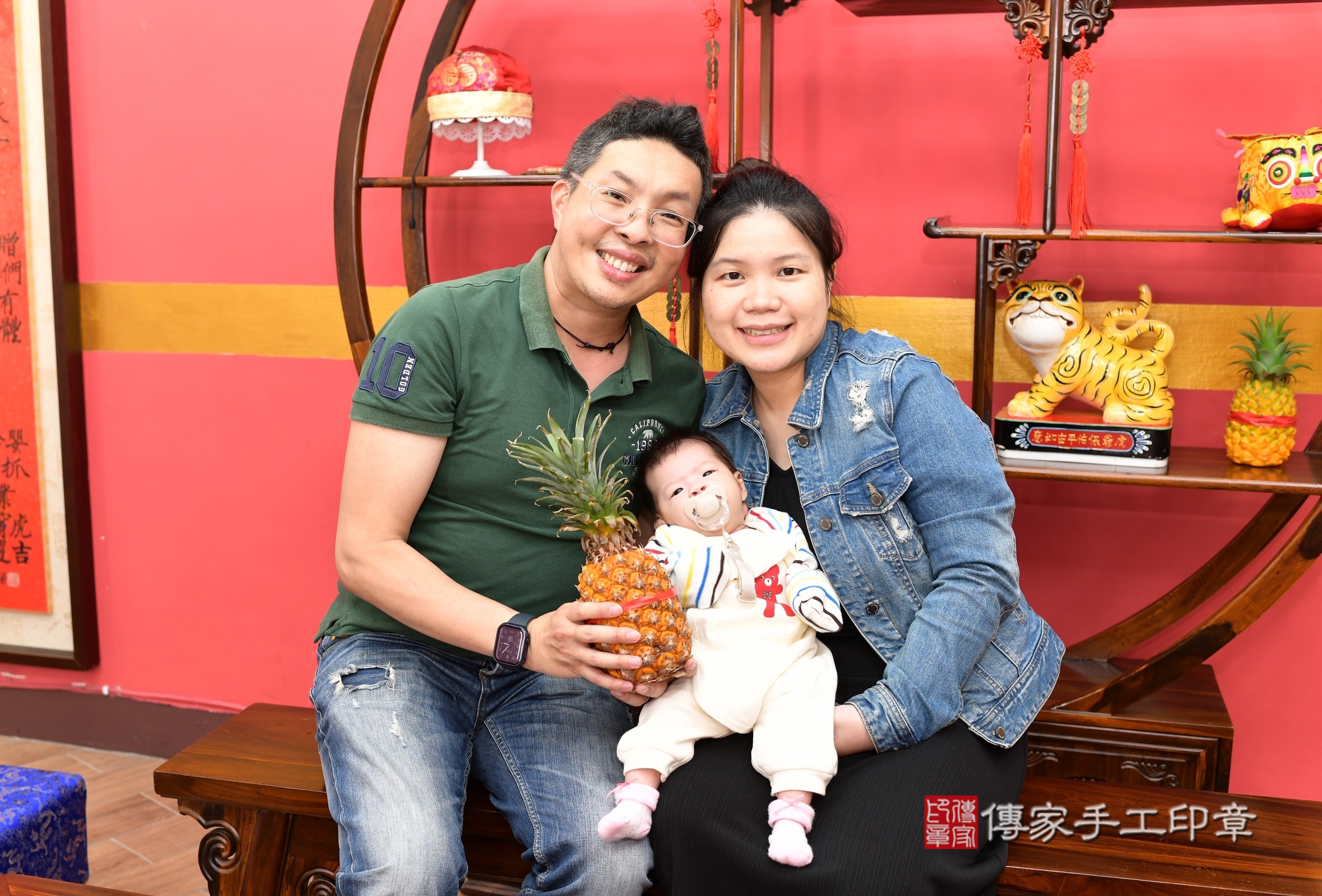 恩恩寶寶(新北市永和區嬰兒寶寶滿月剃頭理髮、嬰兒剃胎毛儀式吉祥話)。中國風會場，爸媽寶貝穿「日中韓」古裝禮服。專業拍照、證書。★購買「臍帶章、肚臍章、胎毛筆刷印章」贈送：剃頭、收涎、抓周，三選一。2024.12.13，照片17