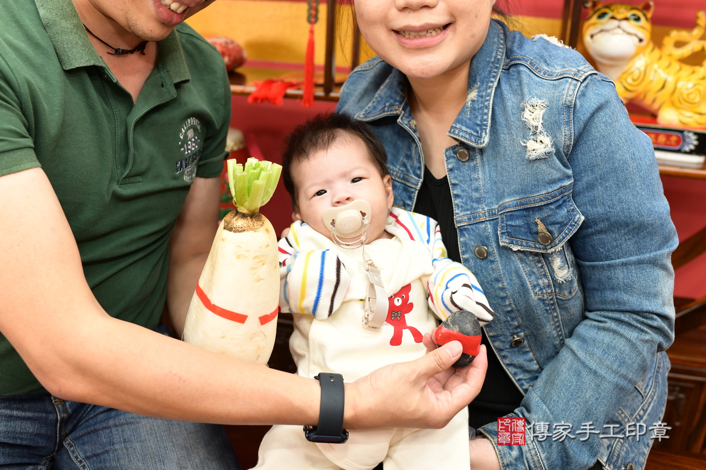 恩恩寶寶(新北市永和區嬰兒寶寶滿月剃頭理髮、嬰兒剃胎毛儀式吉祥話)。中國風會場，爸媽寶貝穿「日中韓」古裝禮服。專業拍照、證書。★購買「臍帶章、肚臍章、胎毛筆刷印章」贈送：剃頭、收涎、抓周，三選一。2024.12.13，照片15