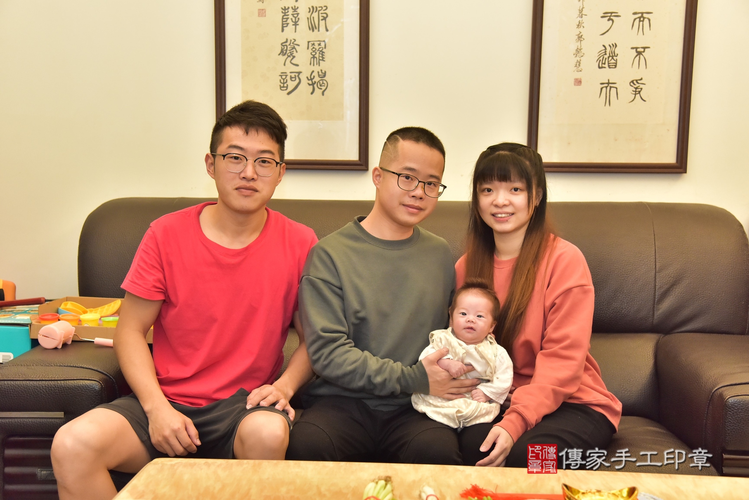 凱凱寶寶(桃園市八德區到府嬰兒凱凱寶寶滿月剃頭理髮、到府嬰兒剃胎毛儀式吉祥話)。到府剃頭剃胎毛主持、專業拍照、證書。★購買「臍帶章、肚臍章、胎毛筆刷印章」贈送：剃頭、收涎、抓周，三選一。2024.12.15，照片3
