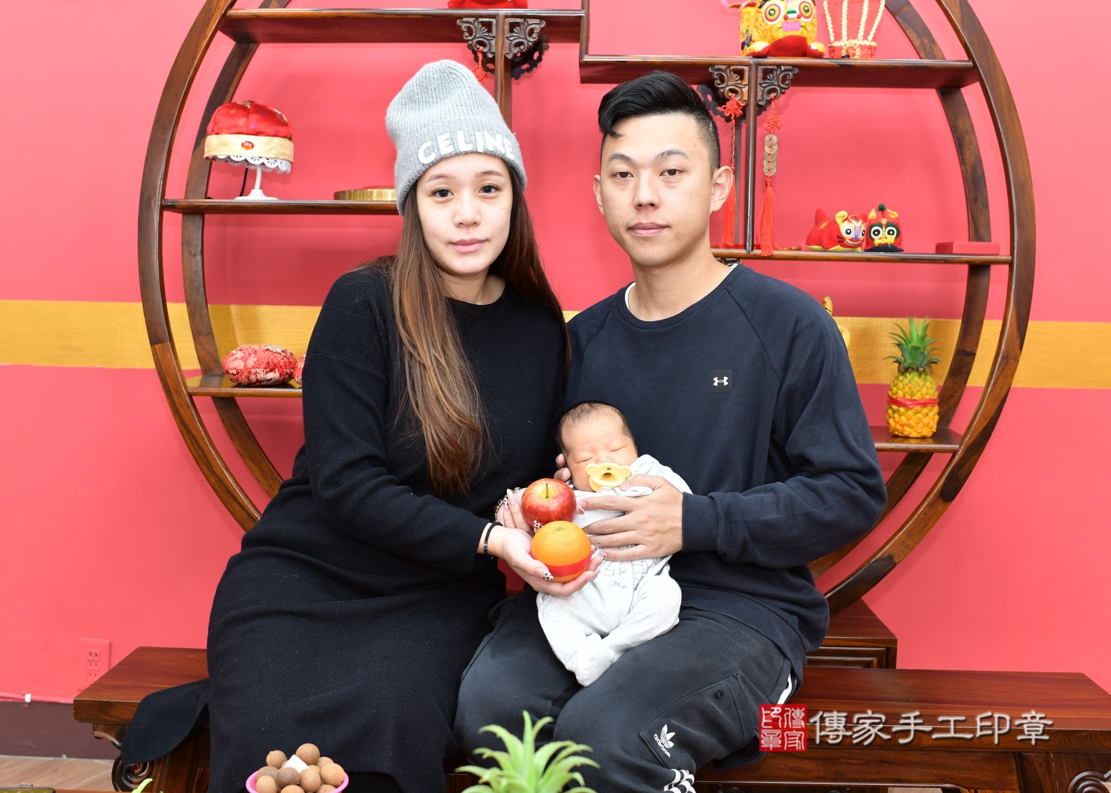 承承寶寶(新北市永和區嬰兒寶寶滿月剃頭理髮、嬰兒剃胎毛儀式吉祥話)。中國風會場，爸媽寶貝穿「日中韓」古裝禮服。專業拍照、證書。★購買「臍帶章、肚臍章、胎毛筆刷印章」贈送：剃頭、收涎、抓周，三選一。2024.12.17，照片7