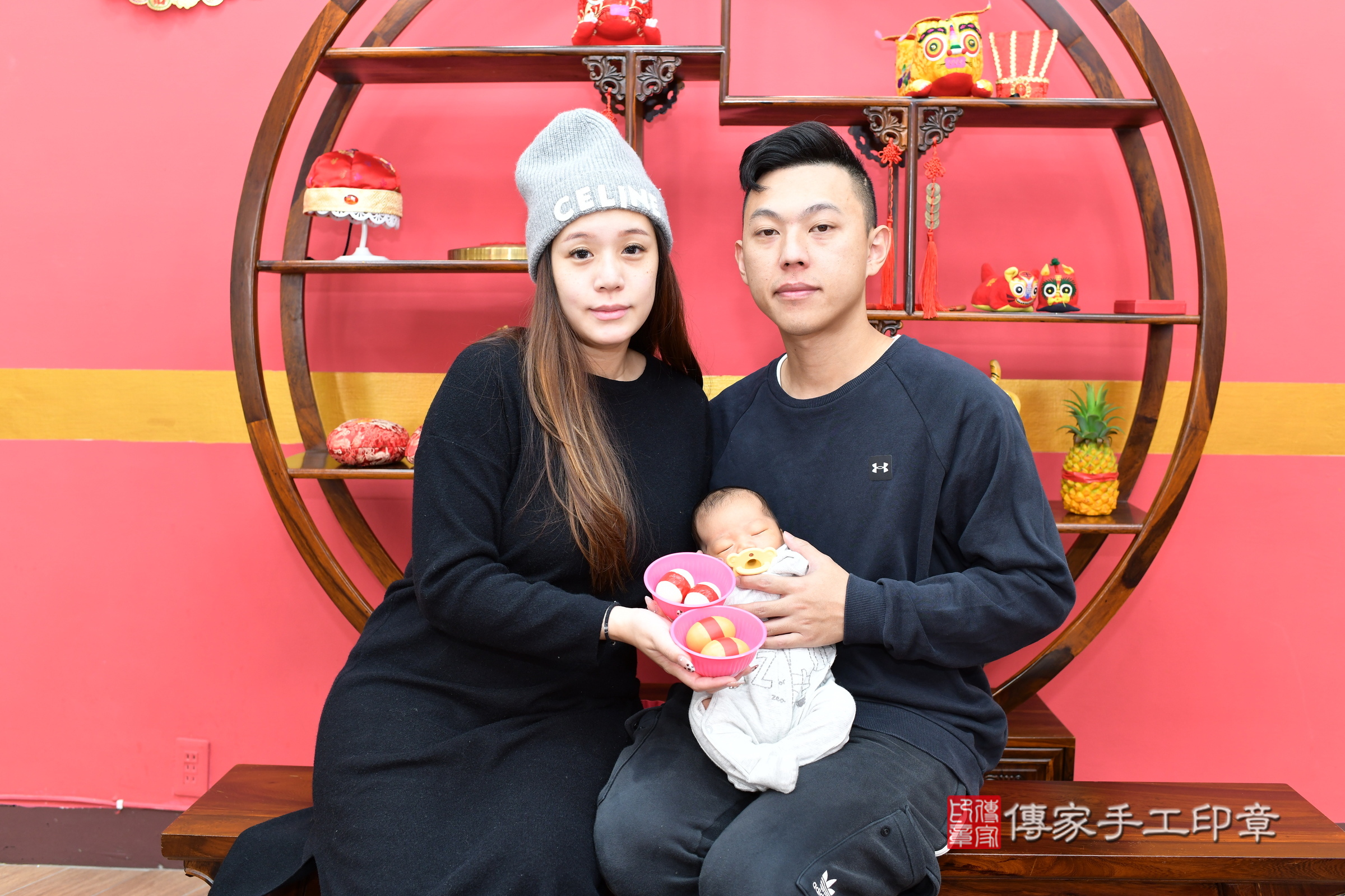 承承寶寶(新北市永和區嬰兒寶寶滿月剃頭理髮、嬰兒剃胎毛儀式吉祥話)。中國風會場，爸媽寶貝穿「日中韓」古裝禮服。專業拍照、證書。★購買「臍帶章、肚臍章、胎毛筆刷印章」贈送：剃頭、收涎、抓周，三選一。2024.12.17，照片5