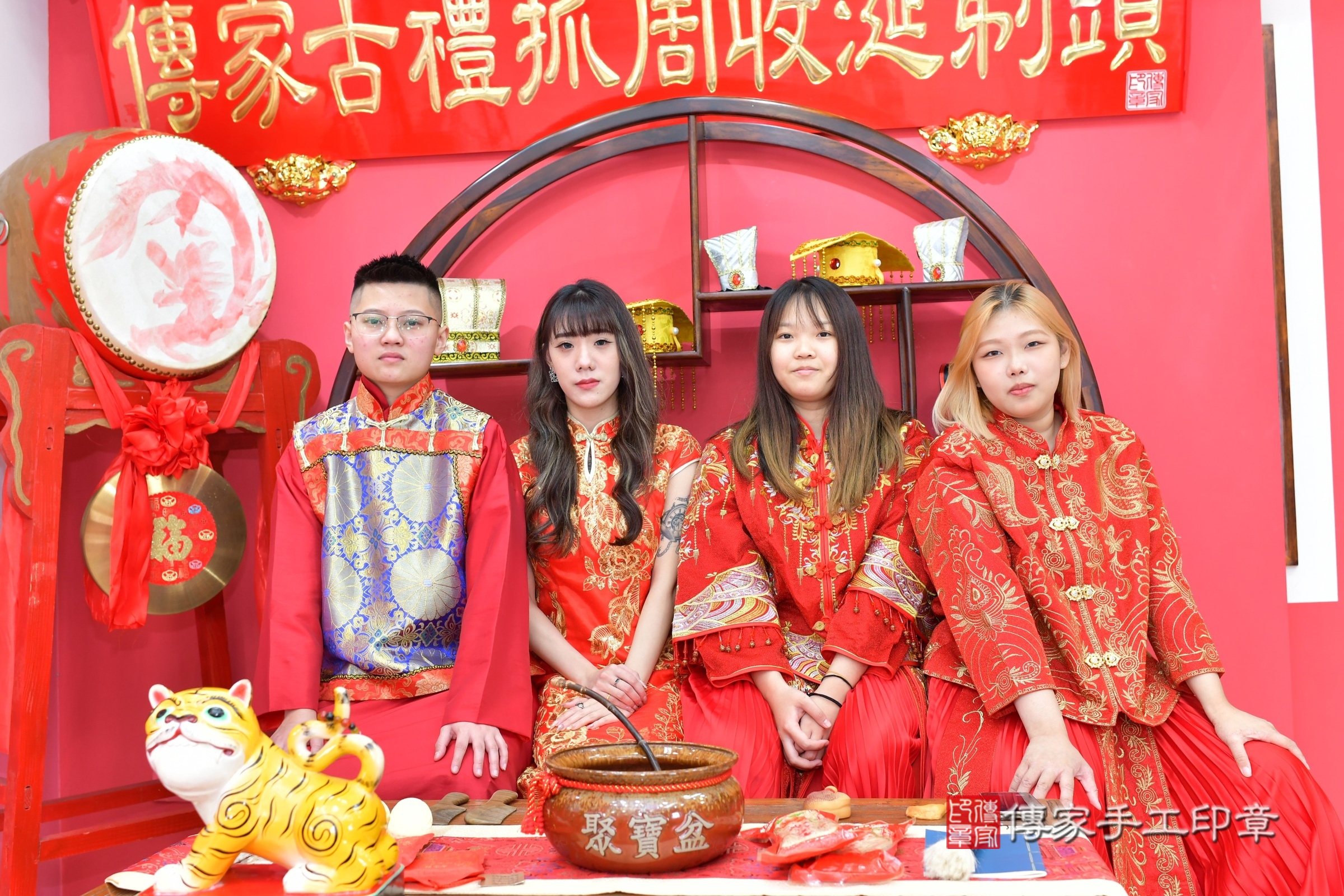 台中市北區小緁寶寶抓周推薦：傳家台中店抓周度脺中國風會場，嬰兒古禮抓周流程儀式吉祥話、抓周道具物品24種、拍照。抓周證書。2024.11.12，照片6