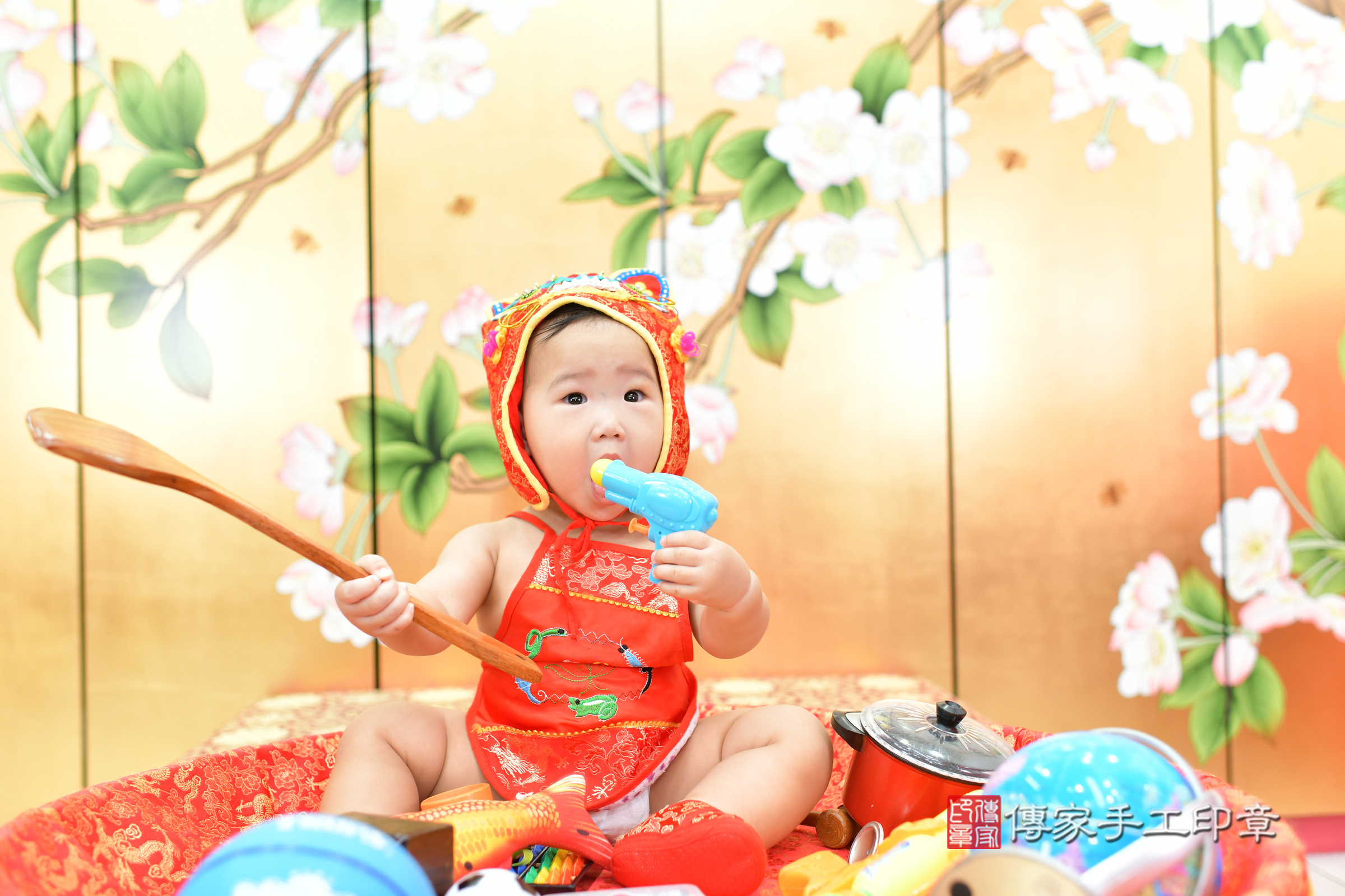 台中市北區小芸寶寶抓周推薦：傳家台中店抓周度脺中國風會場，嬰兒古禮抓周流程儀式吉祥話、抓周道具物品24種、拍照。抓周證書。2024.11.18，照片9