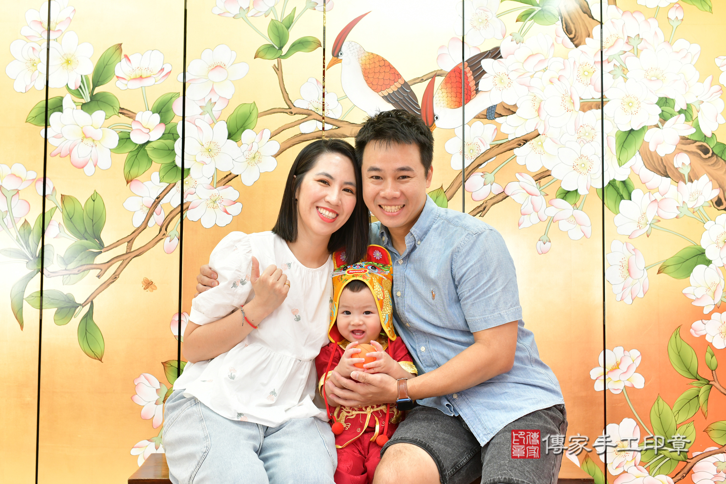 台中市北區皓皓寶寶抓周推薦：傳家台中店抓周度脺中國風會場，嬰兒古禮抓周流程儀式吉祥話、抓周道具物品24種、拍照。抓周證書。2024.11.21，照片3