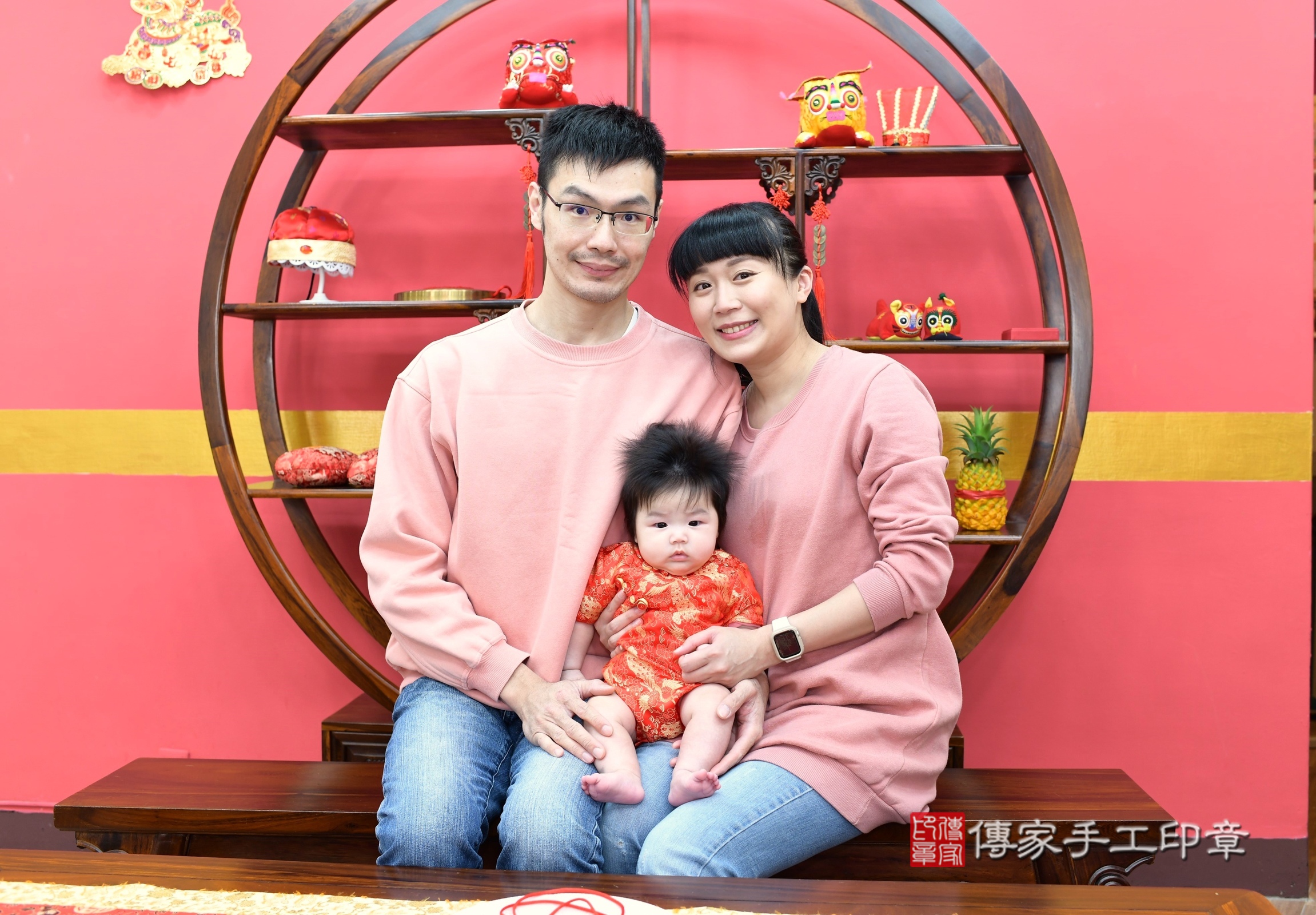 新北市永和區星星寶寶收涎推薦：傳家新北店收涎中國風會場，嬰兒古禮收涎收口水流程儀式、收涎吉祥話、收涎餅乾、收涎拍照。收涎證書。2024.12.18，照片2