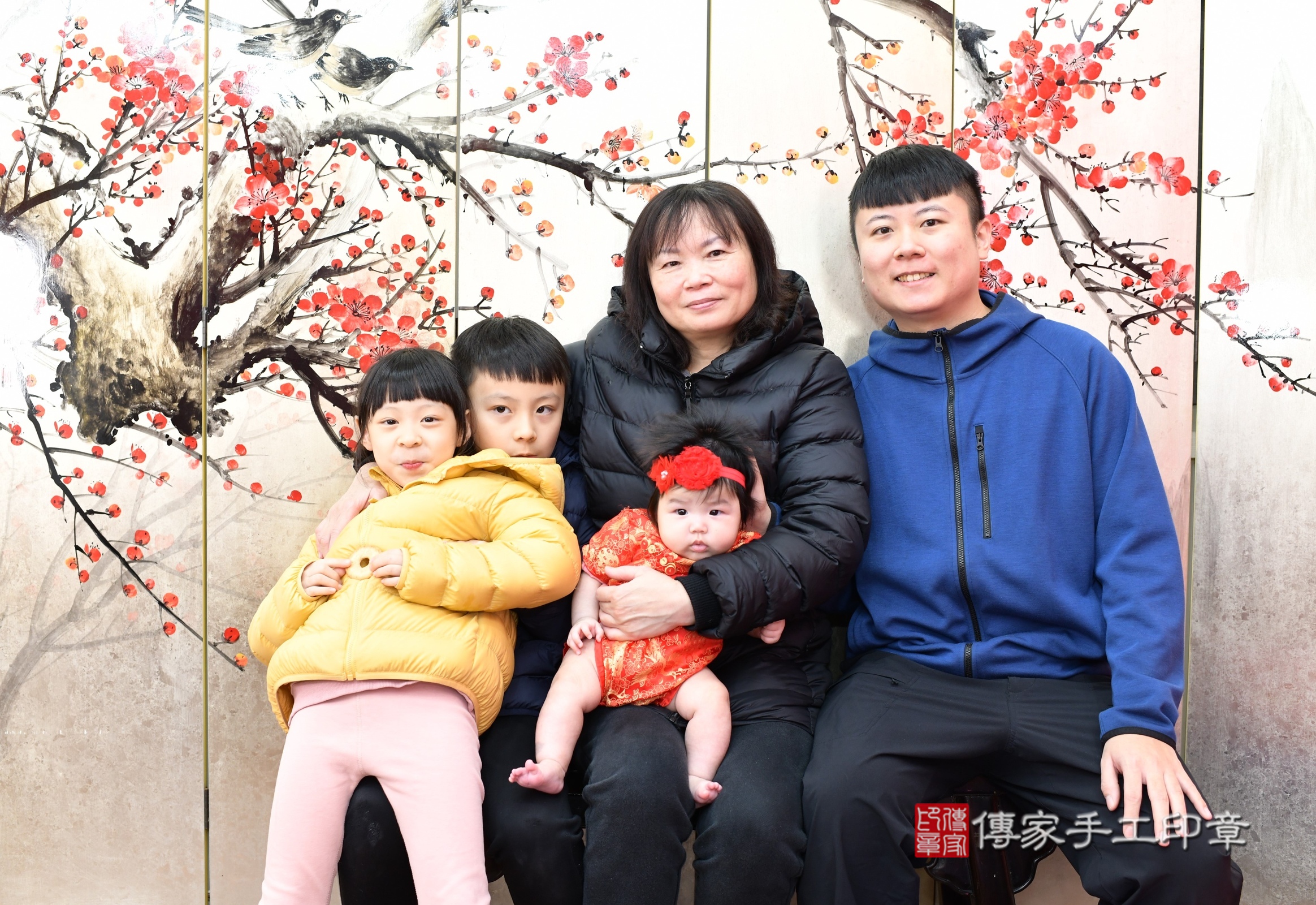 新北市永和區星星寶寶收涎推薦：傳家新北店收涎中國風會場，嬰兒古禮收涎收口水流程儀式、收涎吉祥話、收涎餅乾、收涎拍照。收涎證書。2024.12.18，照片4