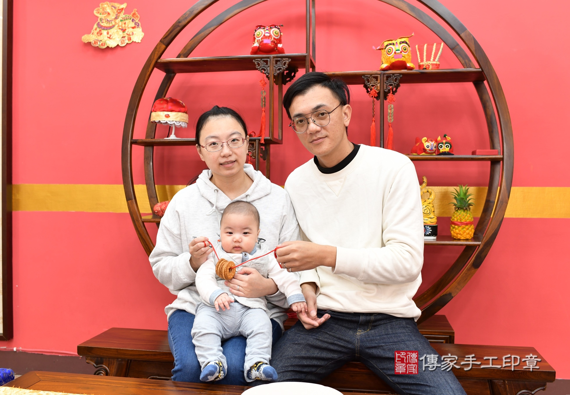 新北市永和區濱濱寶寶收涎推薦：傳家新北店收涎中國風會場，嬰兒古禮收涎收口水流程儀式、收涎吉祥話、收涎餅乾、收涎拍照。收涎證書。2024.12.19，照片14