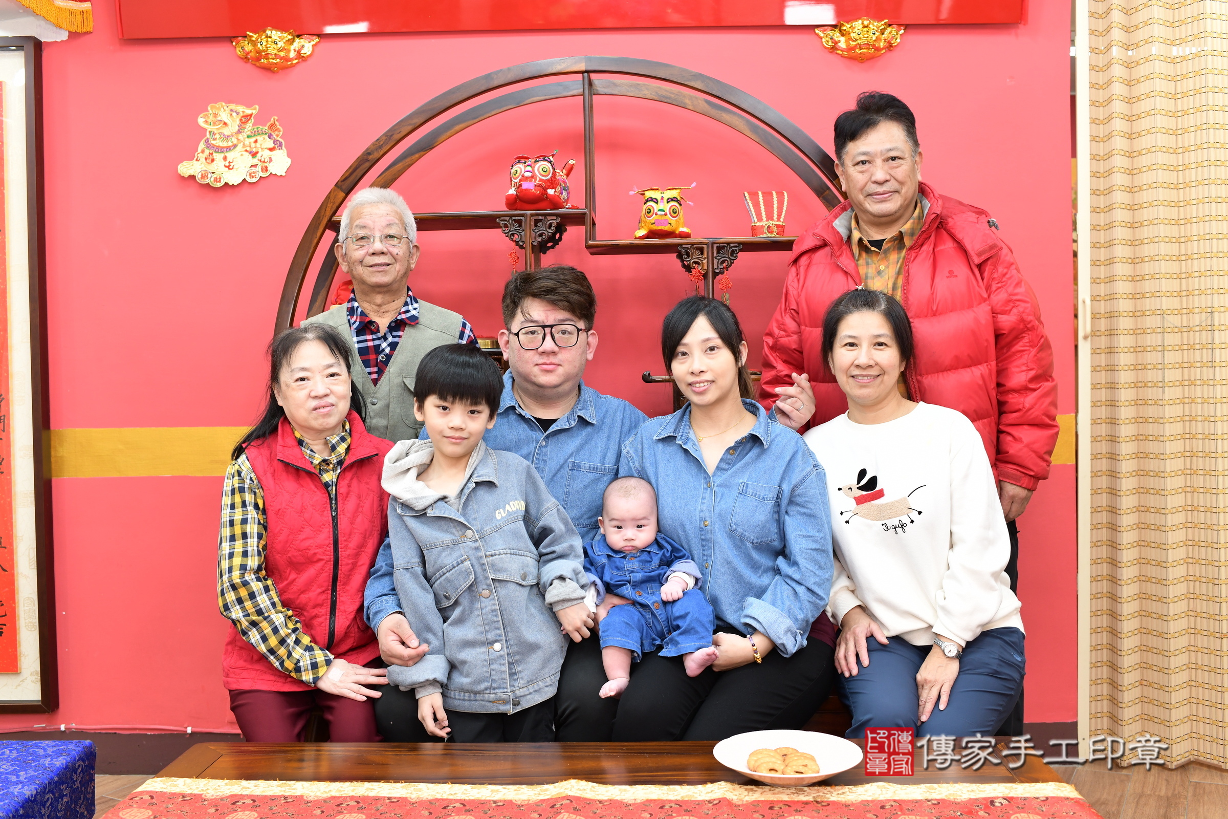 新北市永和區小滕寶寶收涎推薦：傳家新北店收涎中國風會場，嬰兒古禮收涎收口水流程儀式、收涎吉祥話、收涎餅乾、收涎拍照。收涎證書。2024.12.25，照片15