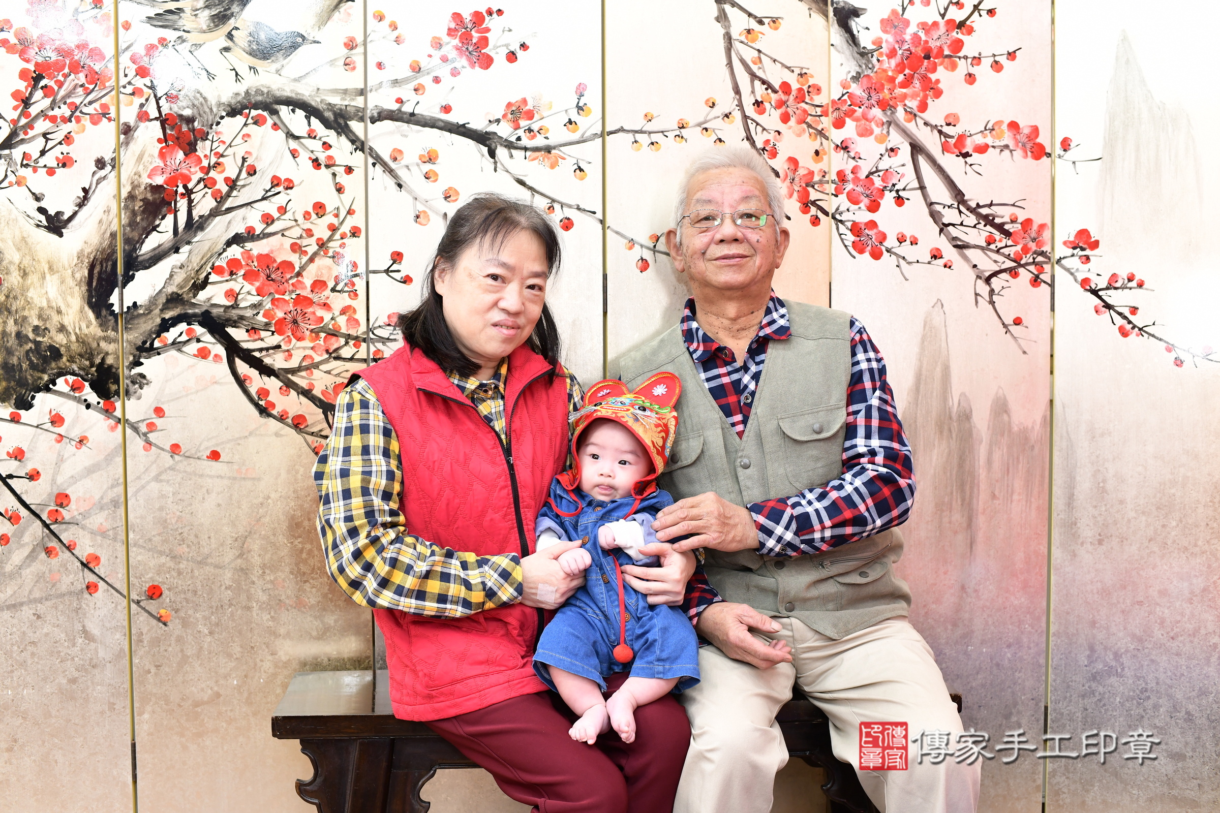 新北市永和區小滕寶寶收涎推薦：傳家新北店收涎中國風會場，嬰兒古禮收涎收口水流程儀式、收涎吉祥話、收涎餅乾、收涎拍照。收涎證書。2024.12.25，照片4