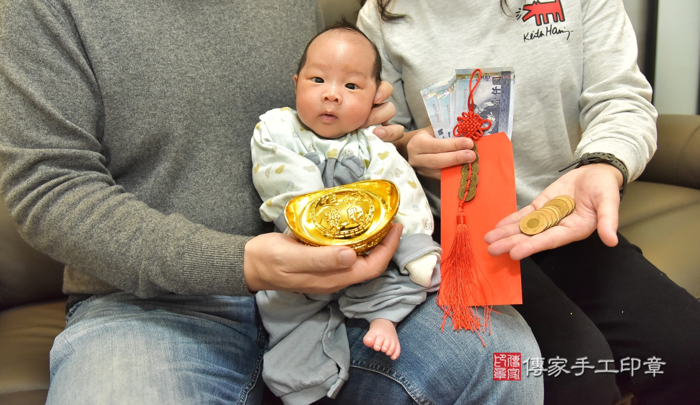 小亨寶寶(新北市永和區到府嬰兒小亨寶寶滿月剃頭理髮、到府嬰兒剃胎毛儀式吉祥話)。到府剃頭剃胎毛主持、專業拍照、證書。★購買「臍帶章、肚臍章、胎毛筆刷印章」贈送：剃頭、收涎、抓周，三選一。2024.12.29，照片12