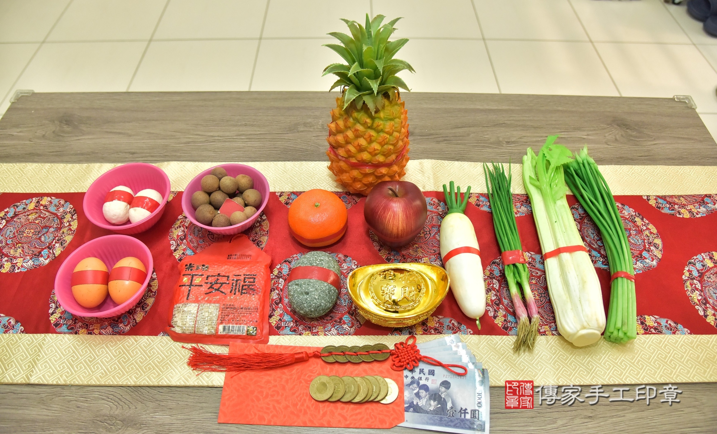 小涵寶寶(新北市三重區到府嬰兒小涵寶寶滿月剃頭理髮、到府嬰兒剃胎毛儀式吉祥話)。到府剃頭剃胎毛主持、專業拍照、證書。★購買「臍帶章、肚臍章、胎毛筆刷印章」贈送：剃頭、收涎、抓周，三選一。2024.12.29，照片4