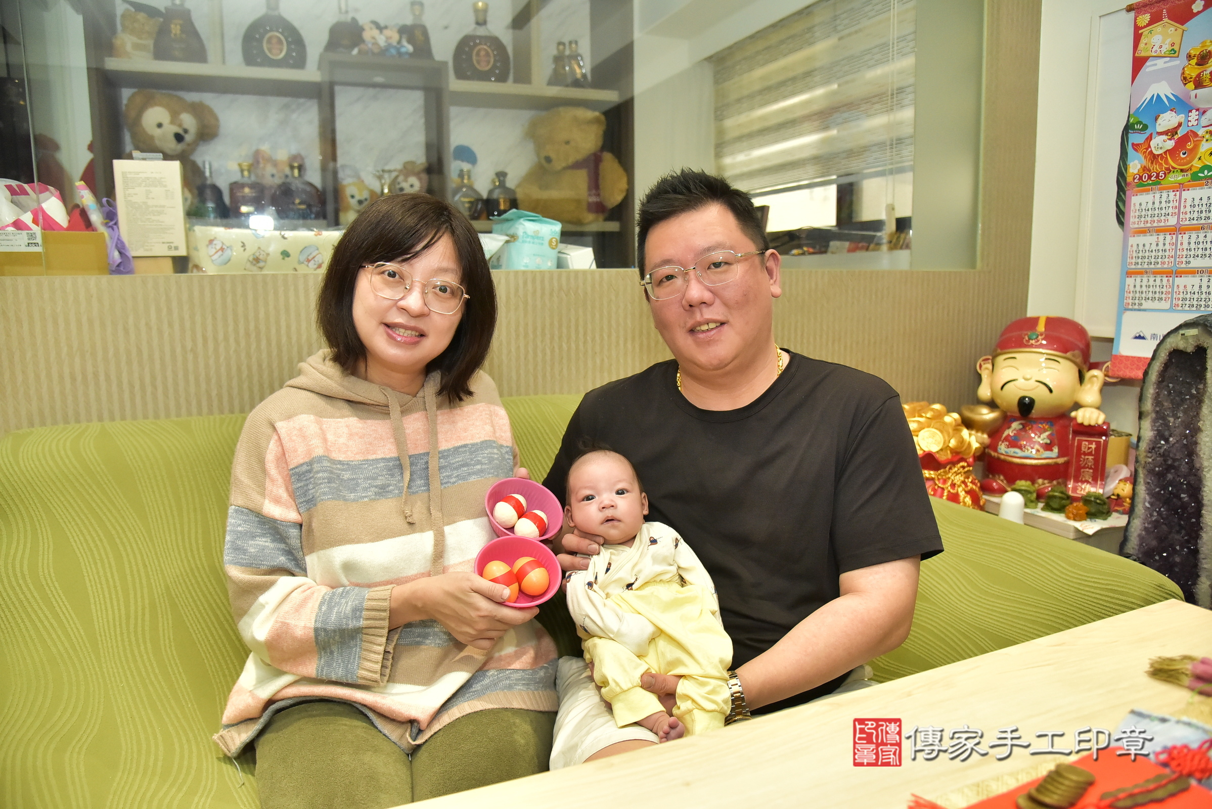 岑岑寶寶(新北市林口區到府嬰兒岑岑寶寶滿月剃頭理髮、到府嬰兒剃胎毛儀式吉祥話)。到府剃頭剃胎毛主持、專業拍照、證書。★購買「臍帶章、肚臍章、胎毛筆刷印章」贈送：剃頭、收涎、抓周，三選一。2024.12.30，照片4