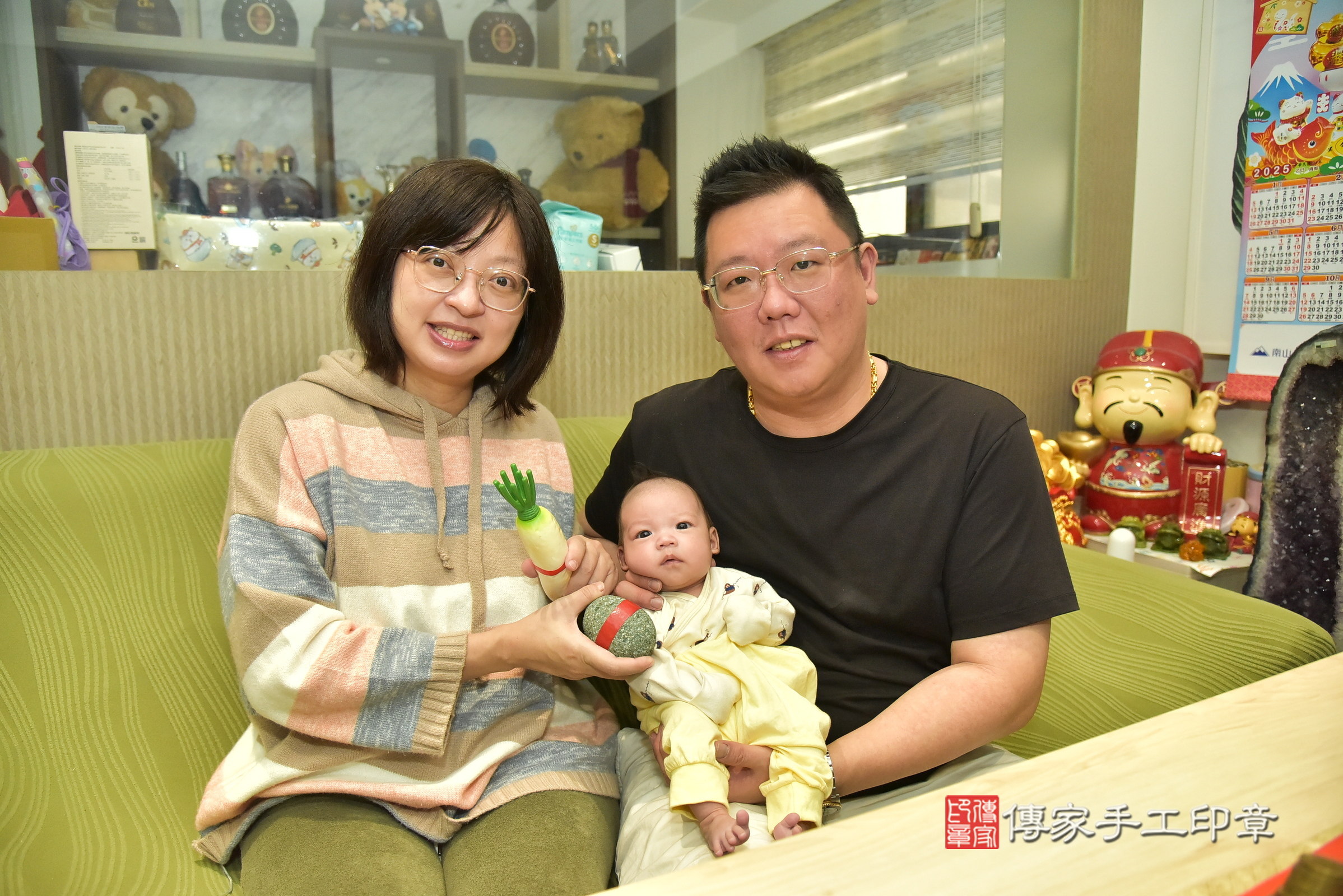 岑岑寶寶(新北市林口區到府嬰兒岑岑寶寶滿月剃頭理髮、到府嬰兒剃胎毛儀式吉祥話)。到府剃頭剃胎毛主持、專業拍照、證書。★購買「臍帶章、肚臍章、胎毛筆刷印章」贈送：剃頭、收涎、抓周，三選一。2024.12.30，照片7