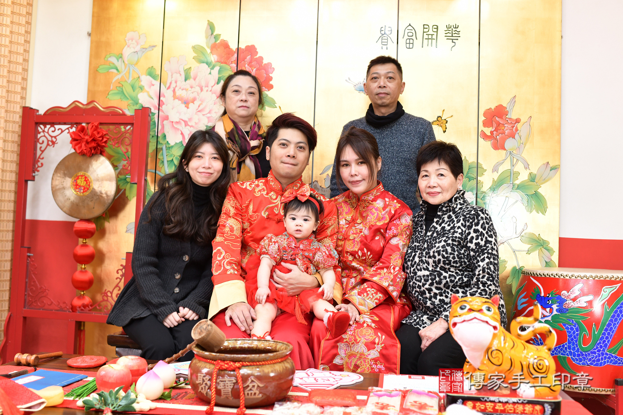 台北市大同區妮妮寶寶抓周推薦：傳家台北店抓周度脺中國風會場，嬰兒古禮抓周流程儀式吉祥話、抓周道具物品24種、拍照。抓周證書。2024.12.13，照片24