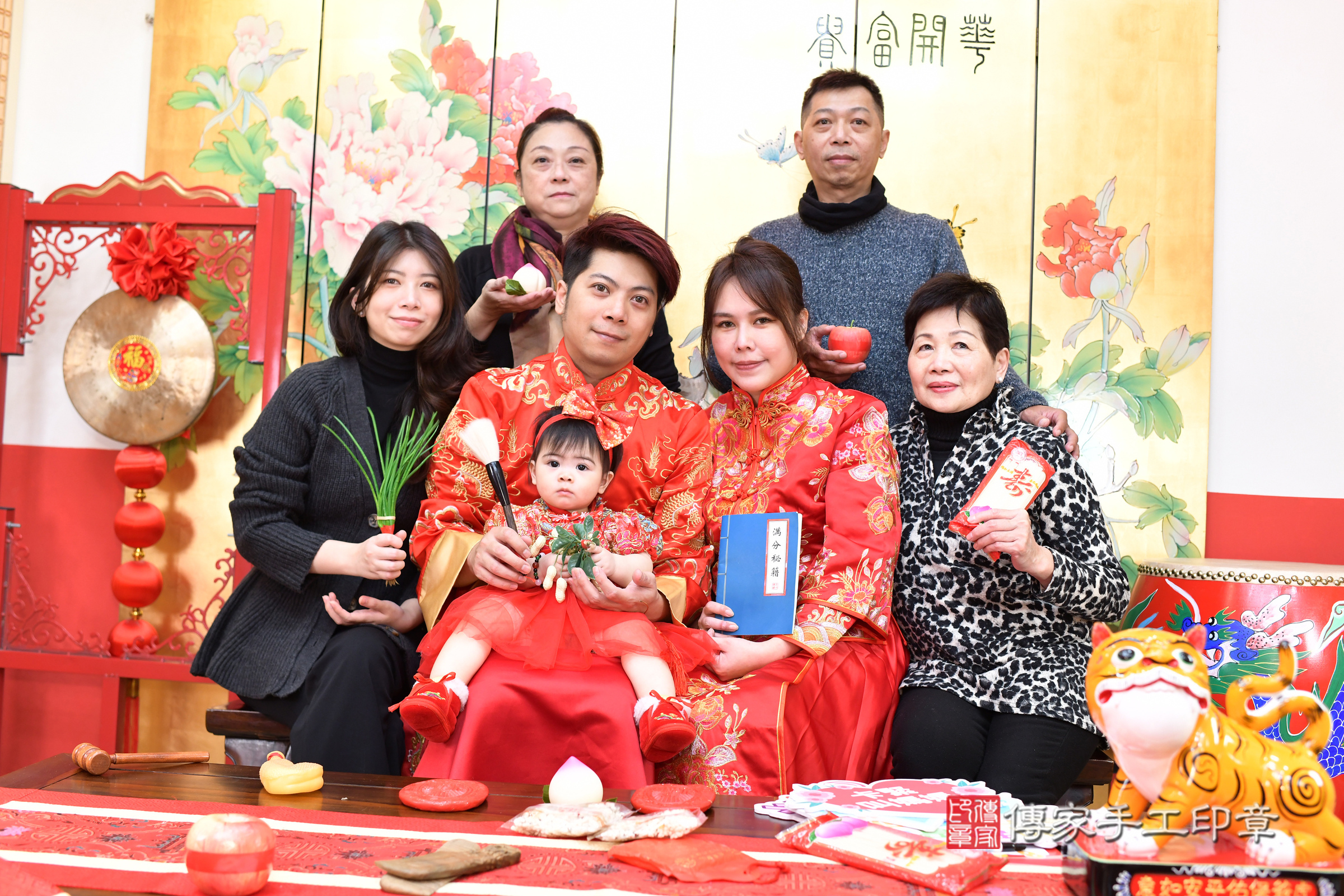 台北市大同區妮妮寶寶抓周推薦：傳家台北店抓周度脺中國風會場，嬰兒古禮抓周流程儀式吉祥話、抓周道具物品24種、拍照。抓周證書。2024.12.13，照片28