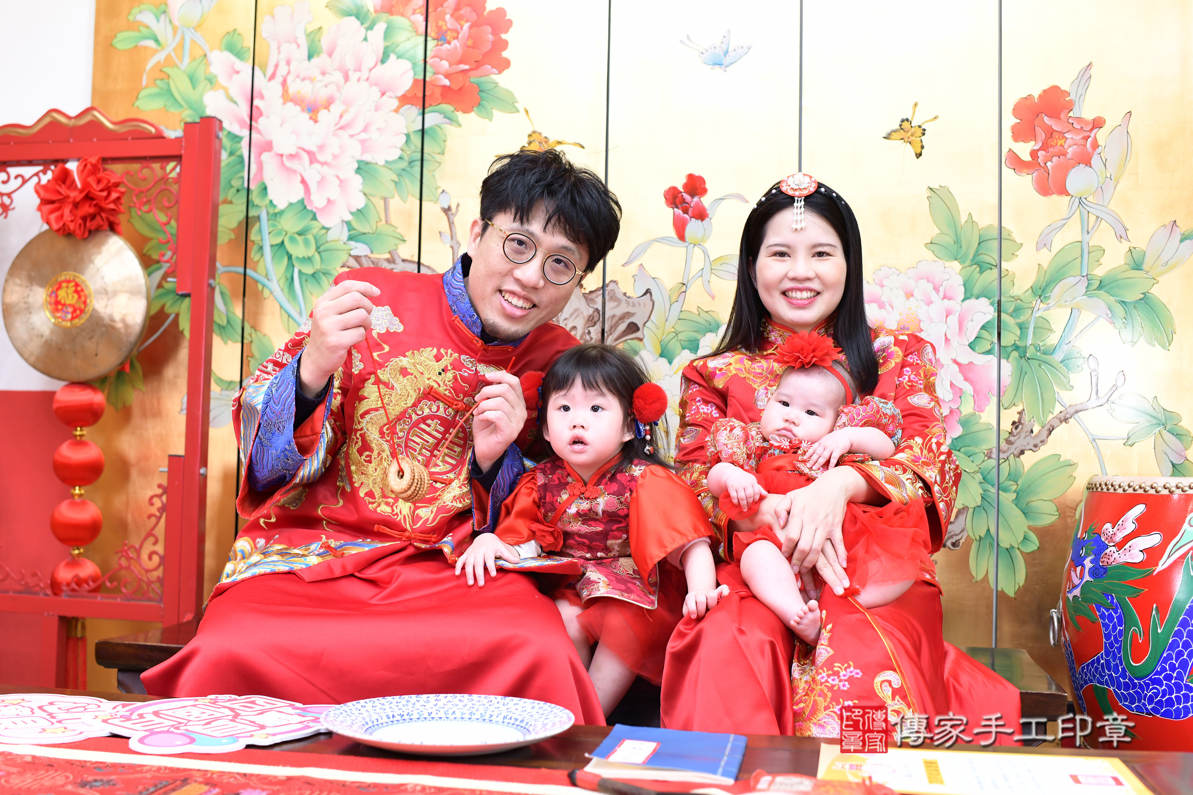 台北市大同區桐桐寶寶收涎推薦：傳家台北店收涎中國風會場，嬰兒古禮收涎收口水流程儀式、收涎吉祥話、收涎餅乾、收涎拍照。收涎證書。2024.12.15，照片15
