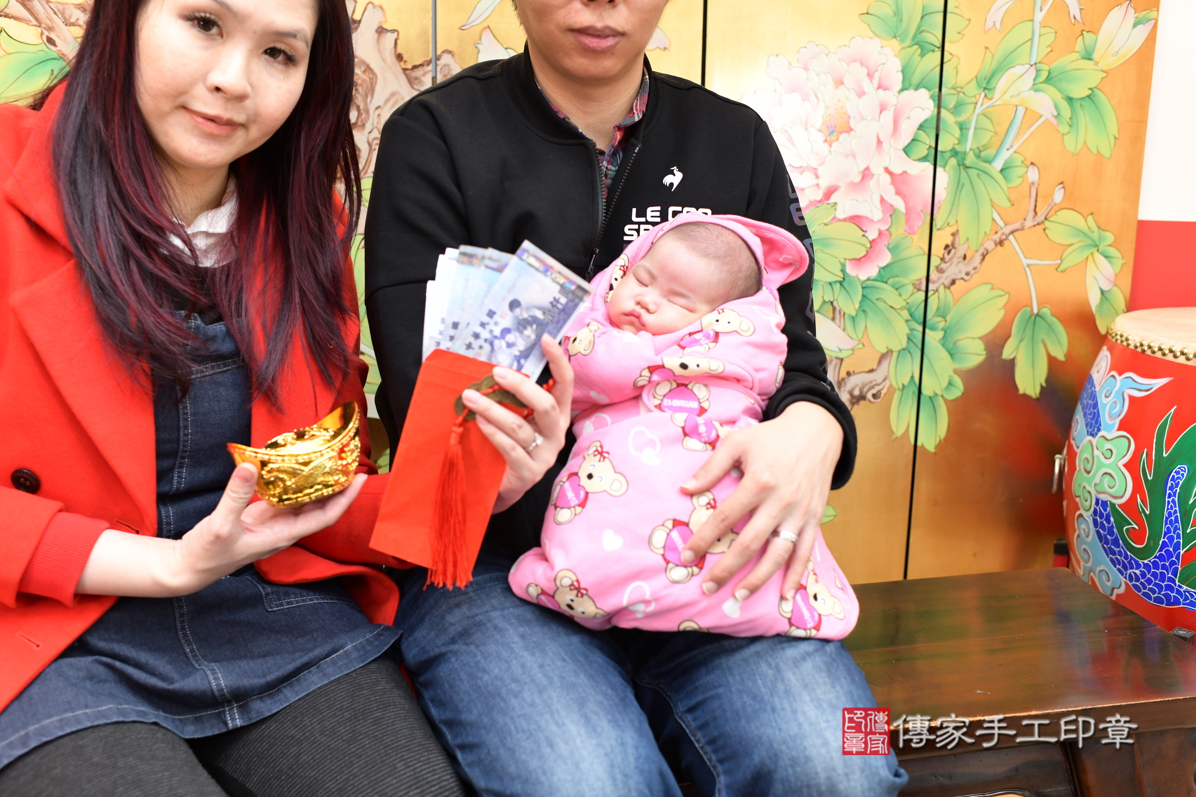 小潔寶寶(台北市大同區嬰兒寶寶滿月剃頭理髮、嬰兒剃胎毛儀式吉祥話)。中國風會場，爸媽寶貝穿「日中韓」古裝禮服。專業拍照、證書。★購買「臍帶章、肚臍章、胎毛筆刷印章」贈送：剃頭、收涎、抓周，三選一。2024.12.22，照片19